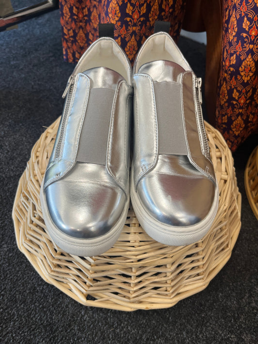 Taking Shape Flex Silver Shoes w/Zip Size 41 