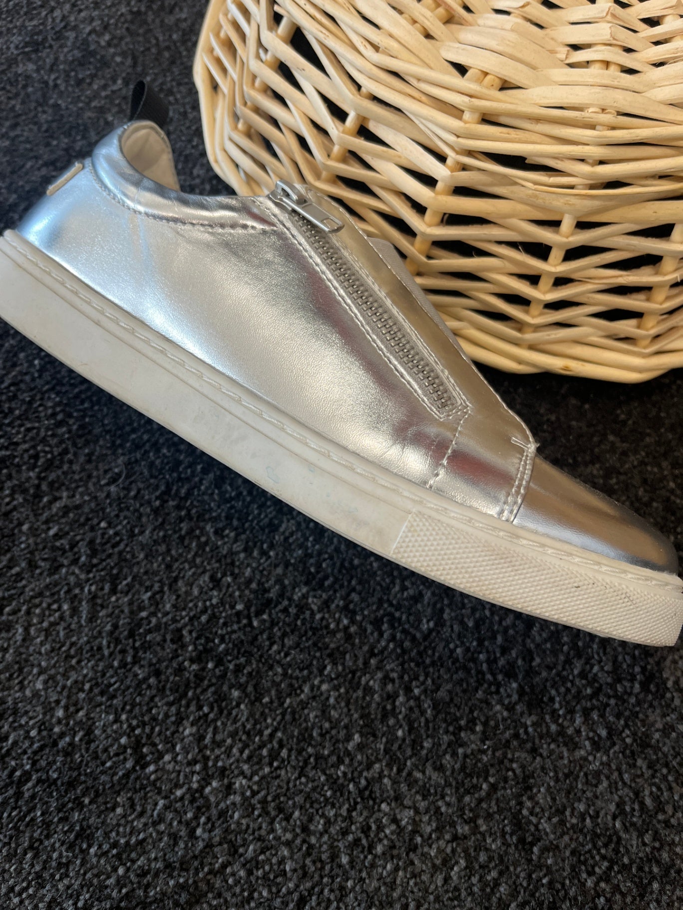 Taking Shape Flex Silver Shoes w/Zip Size 41 