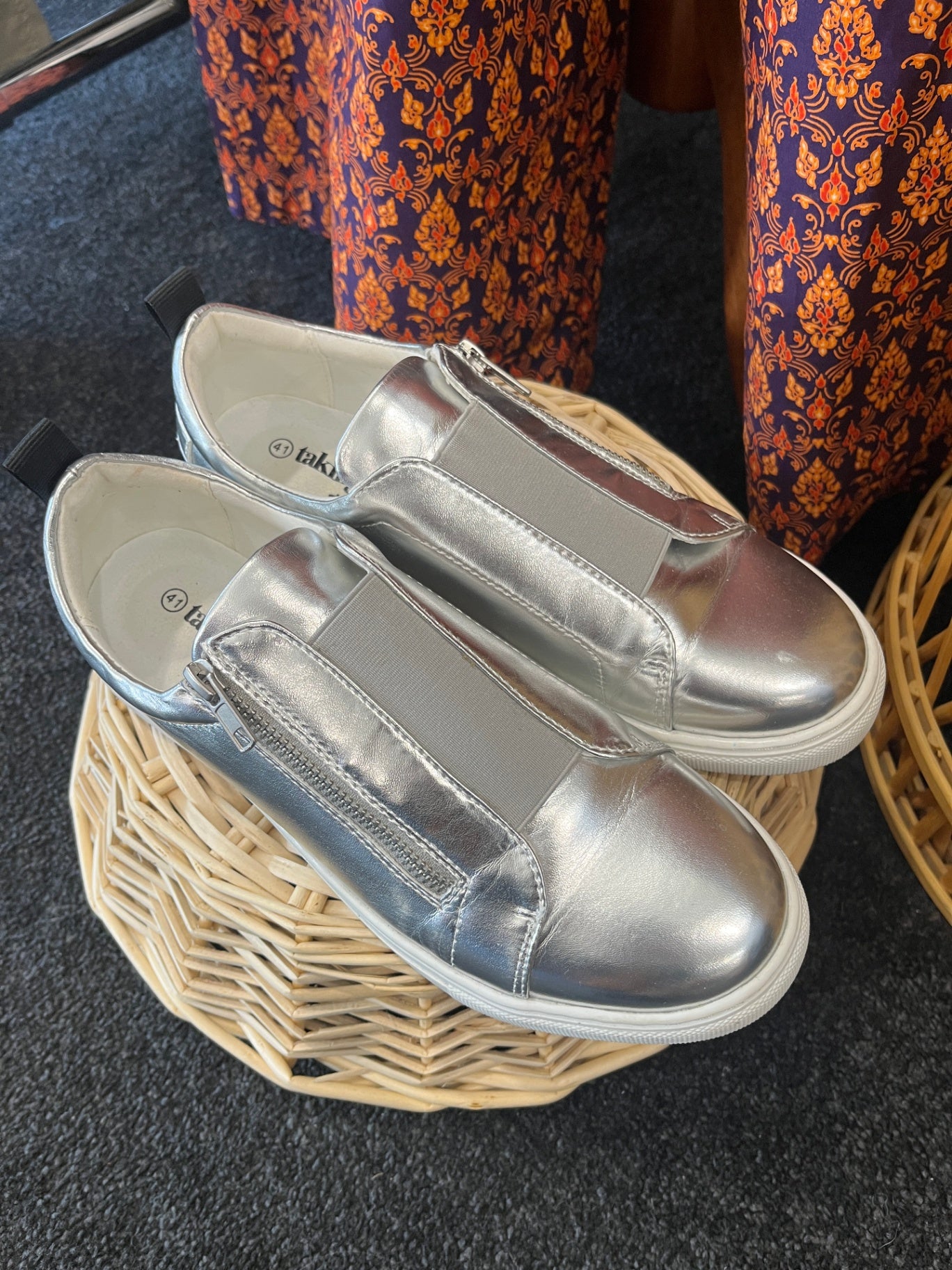 Taking Shape Flex Silver Shoes w/Zip Size 41 