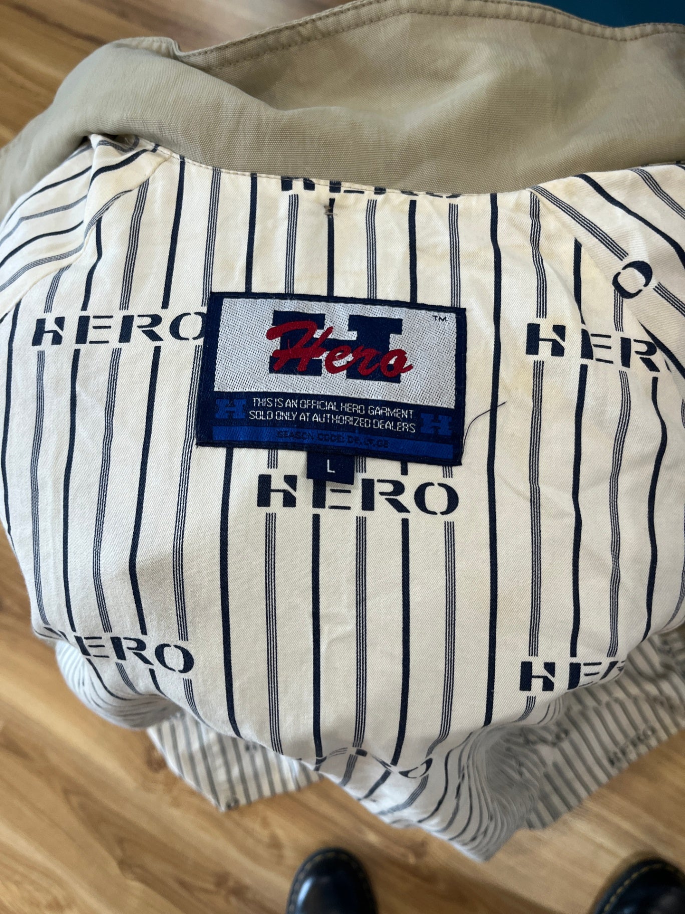 Hero Beige Jacket Detachable Hood Size L