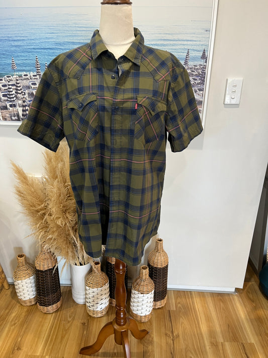 Levi's Checkered Shirt Medium