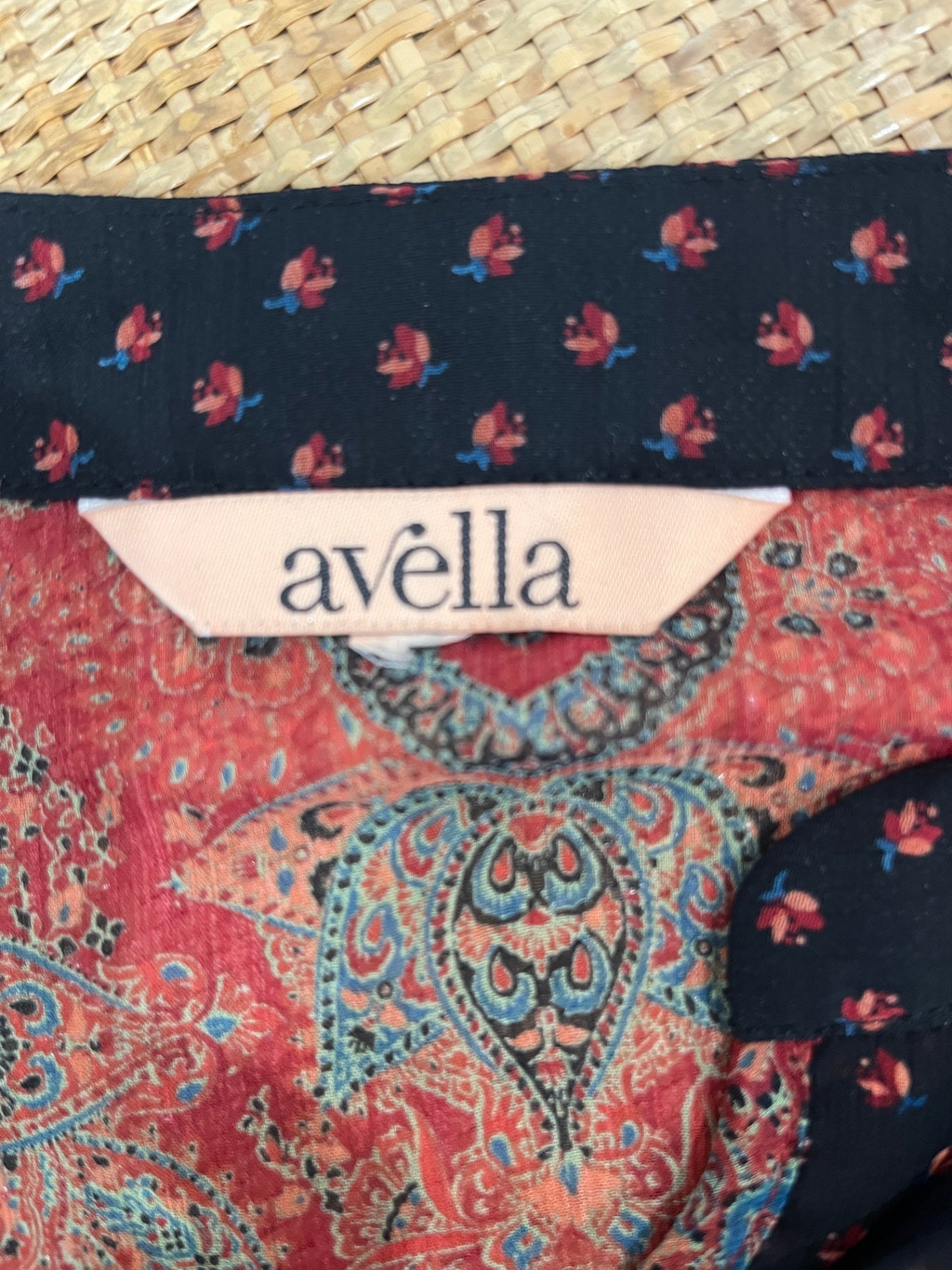 avella Top Paisley on red sheer Size 12-14