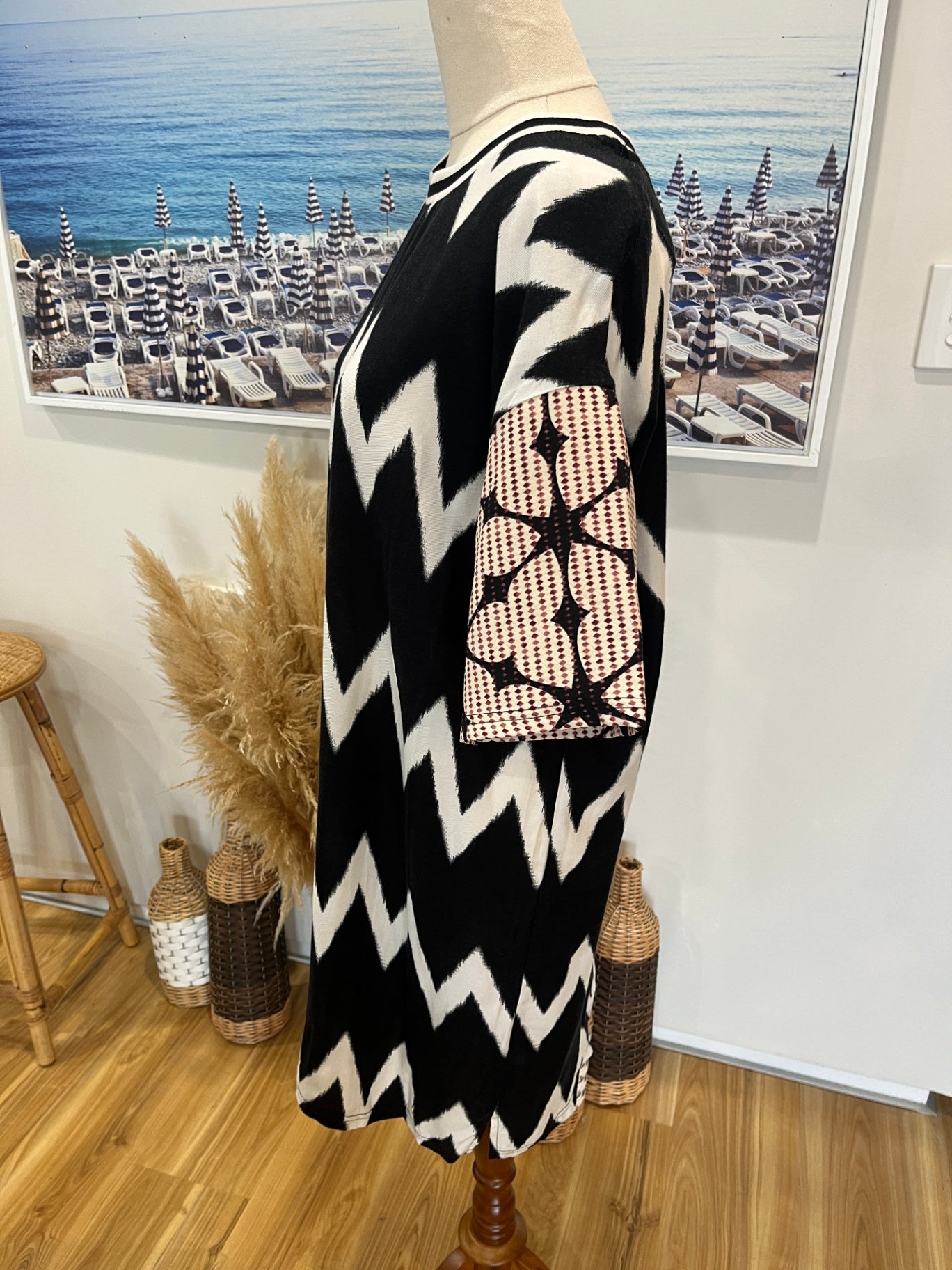 BNWT Native Rose Zigzag Patterned Dress Size L