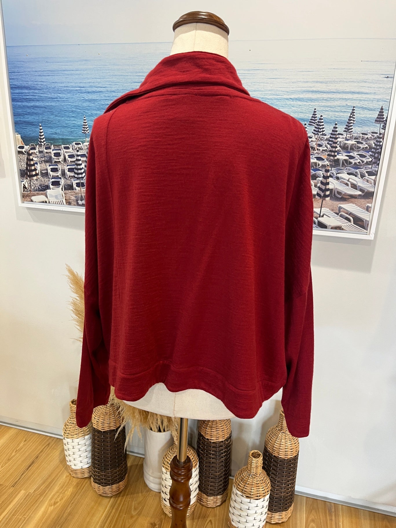 Essentials by Ballantines Red Cardigan Size Large