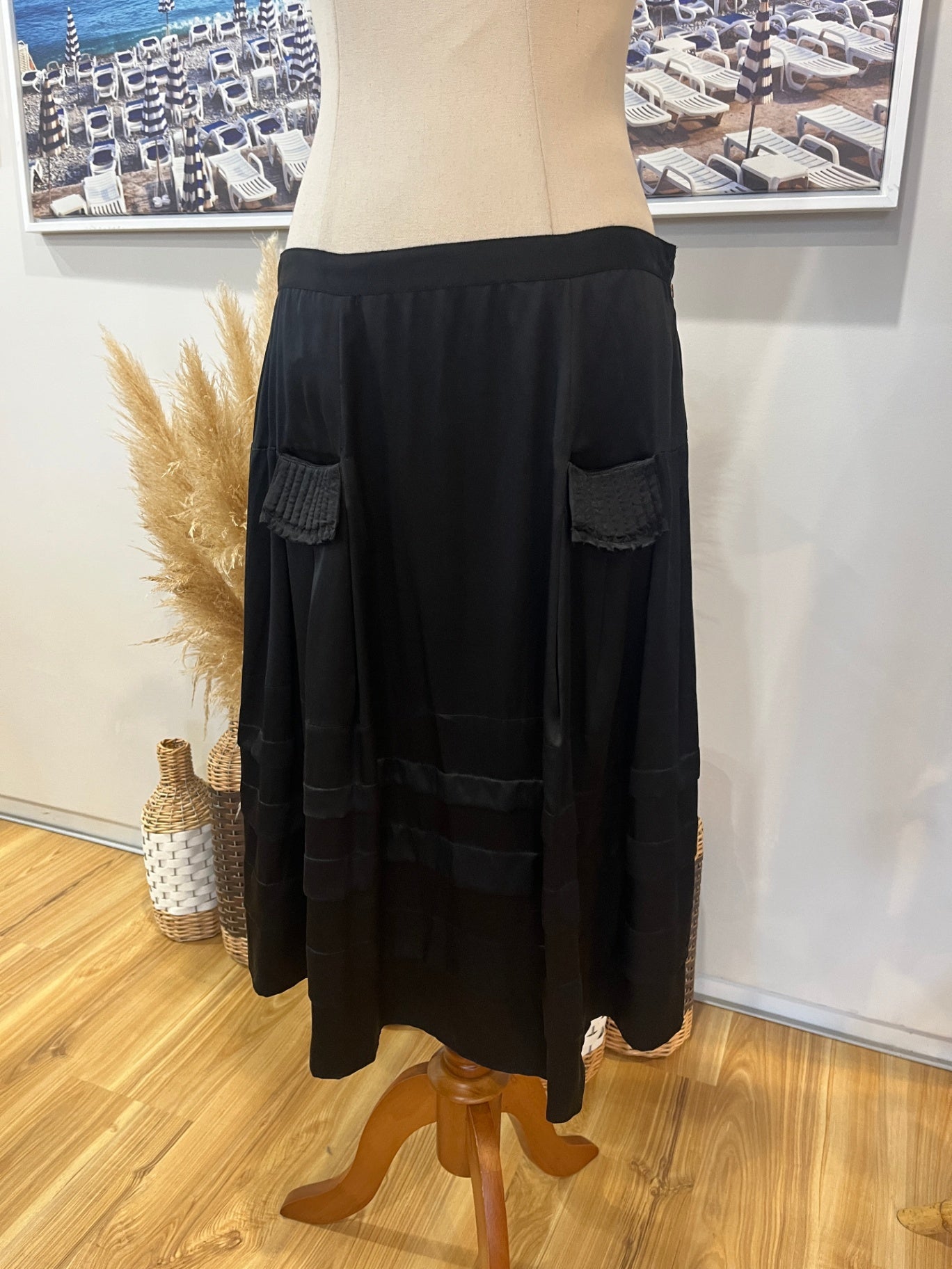 Easton Pearson Black Skirt with Feature Pockets, Size Medium