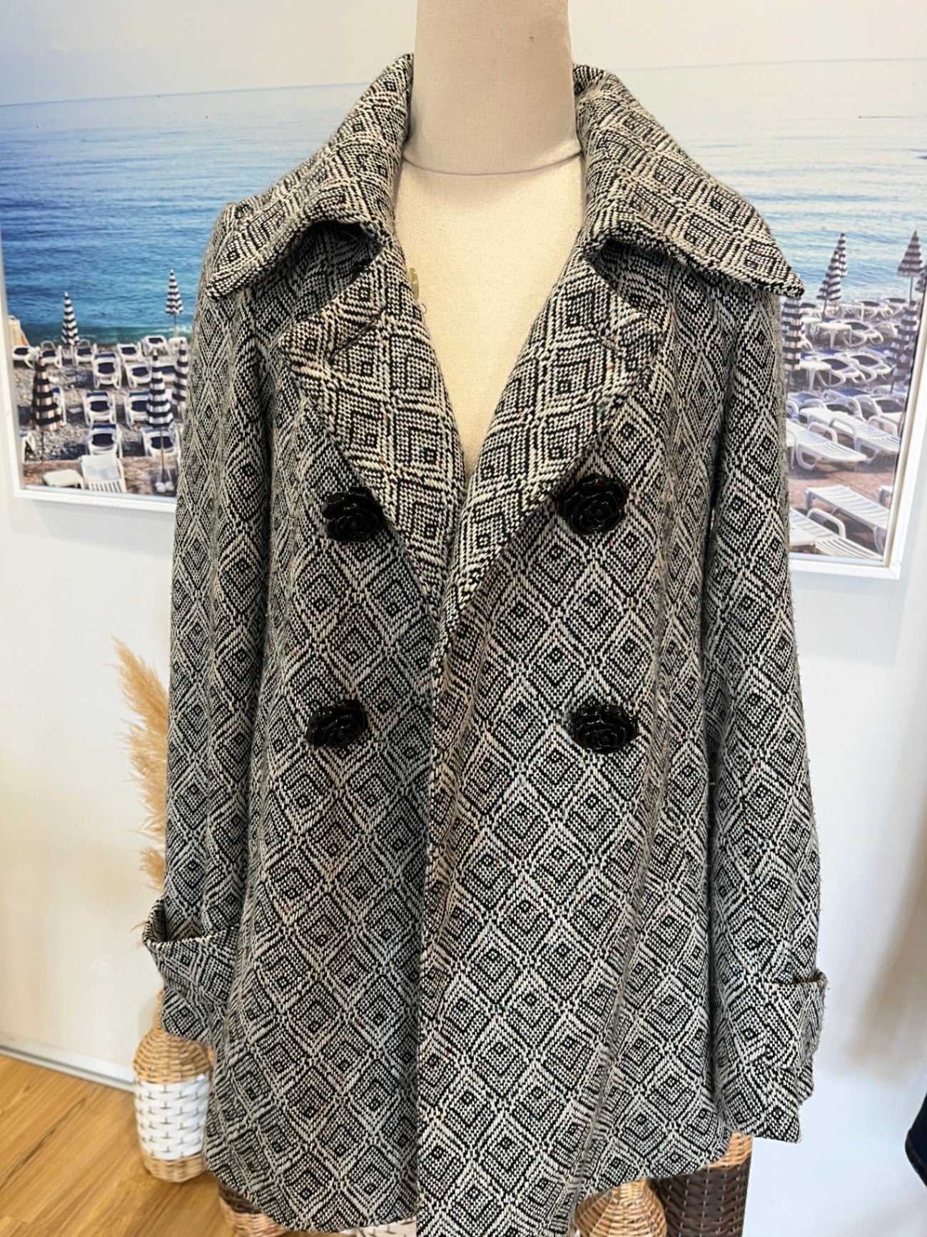 Teaberry Coat Black and White Geometric Design Size 8