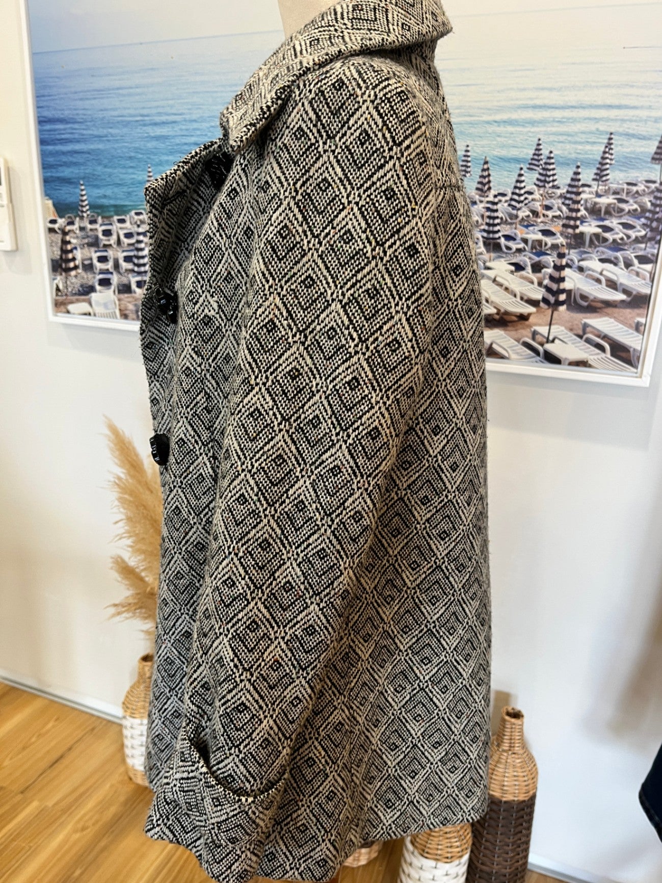Teaberry Coat Black and White Geometric Design Size 8