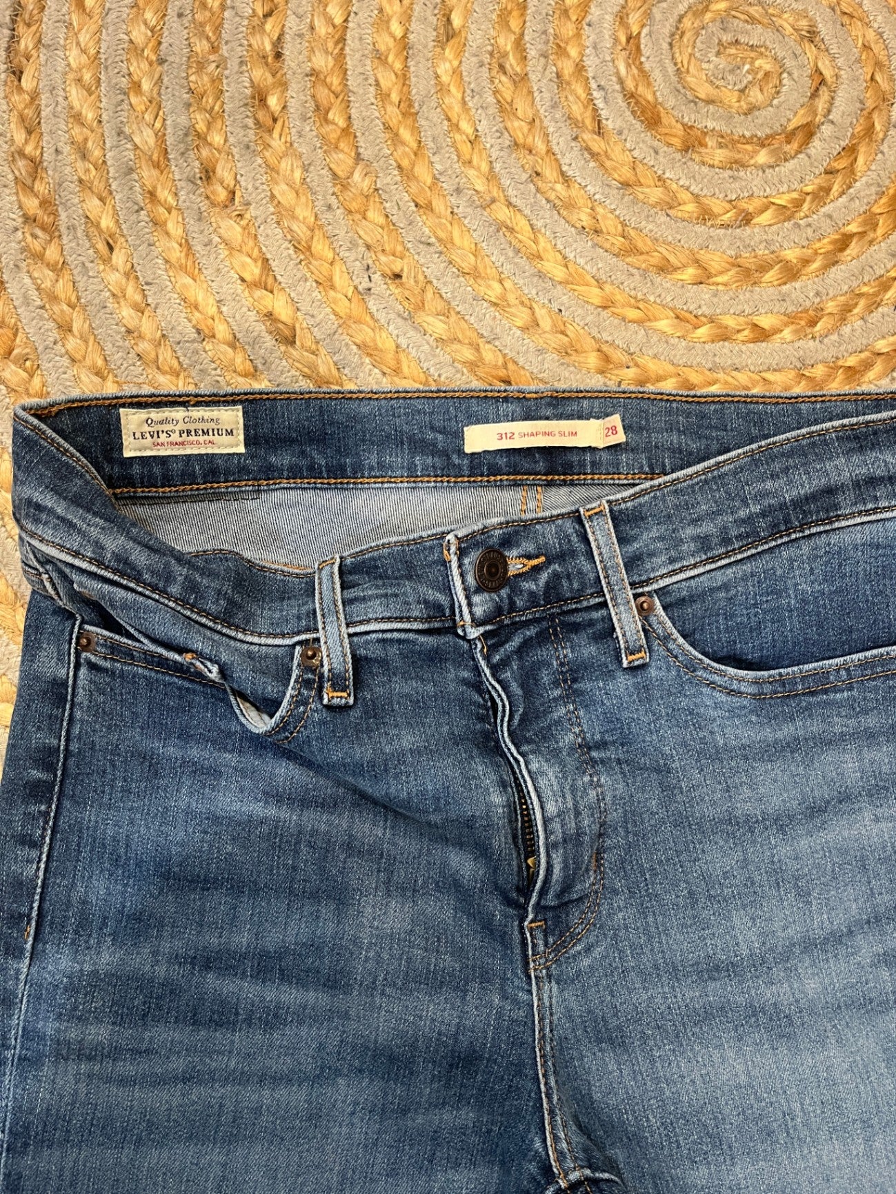 Levi's 312 Mid Blue Jeans Size 28