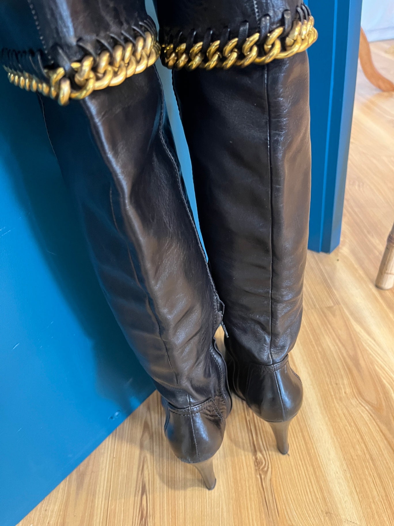 Robert Robert Boots Black w/Gold Chain Feature Size 38