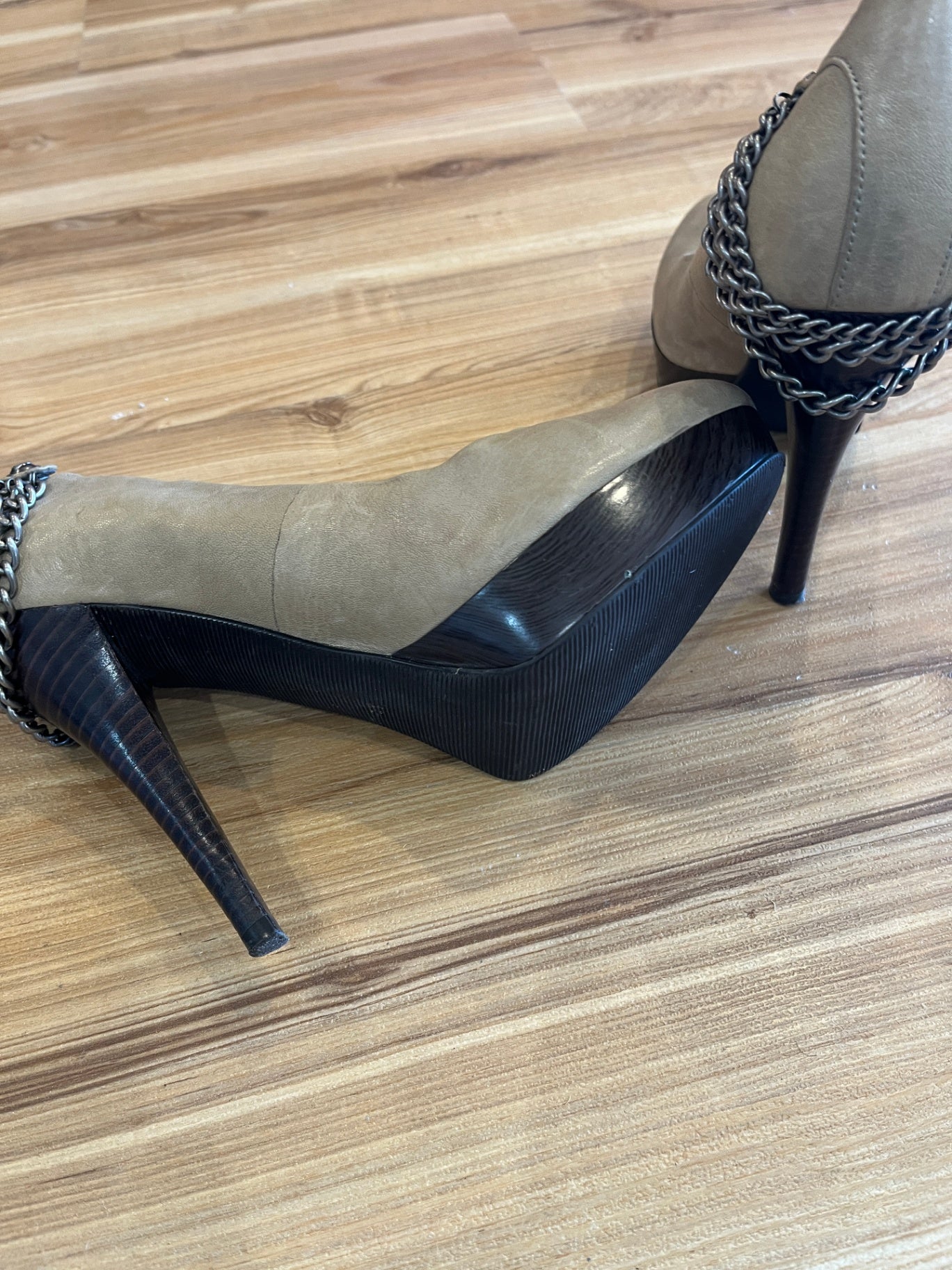 GUESS Stiletto Shoes with Gold Chain Size 38