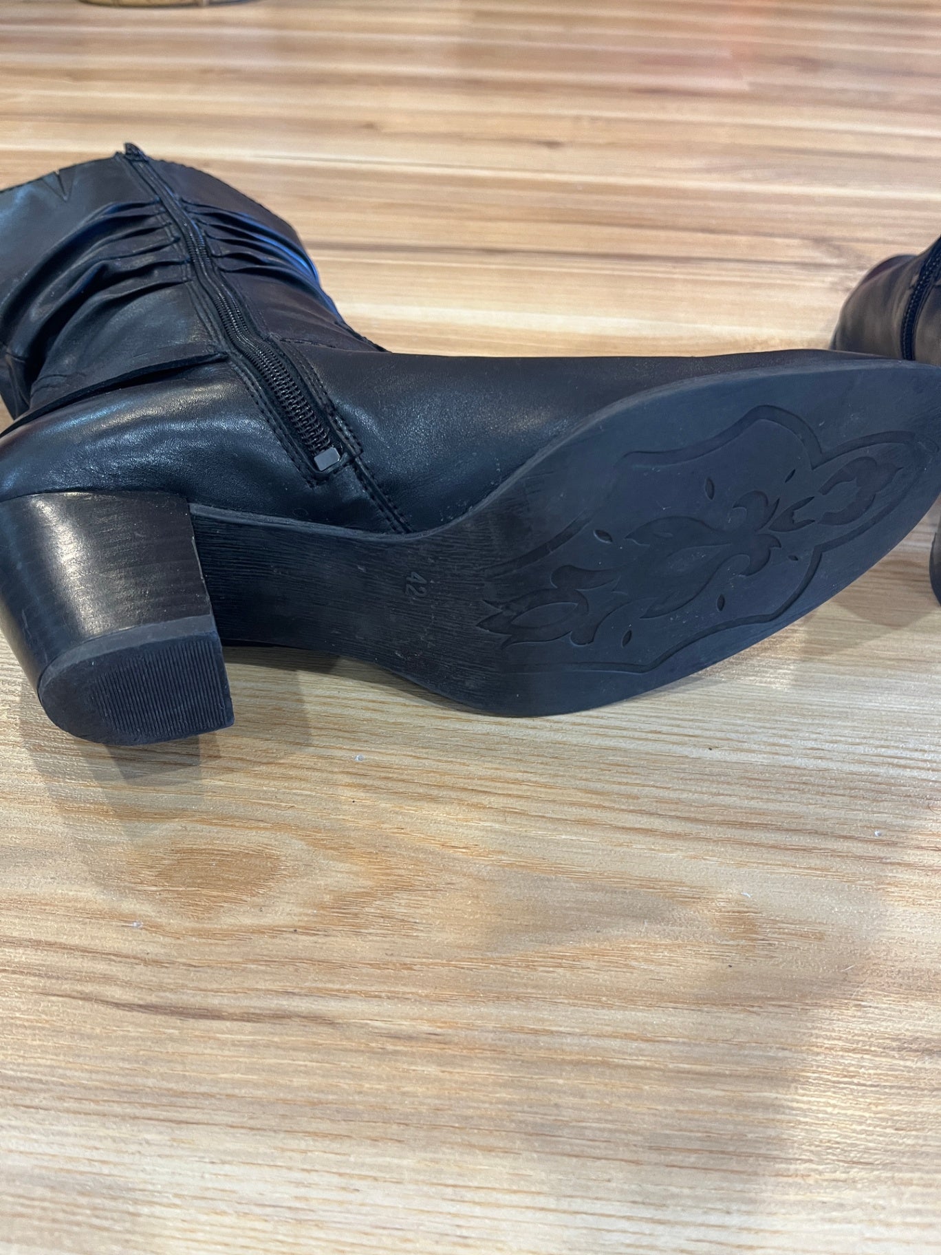 Gino Ventori Black Leather Boots Cowgirl Style Size 42