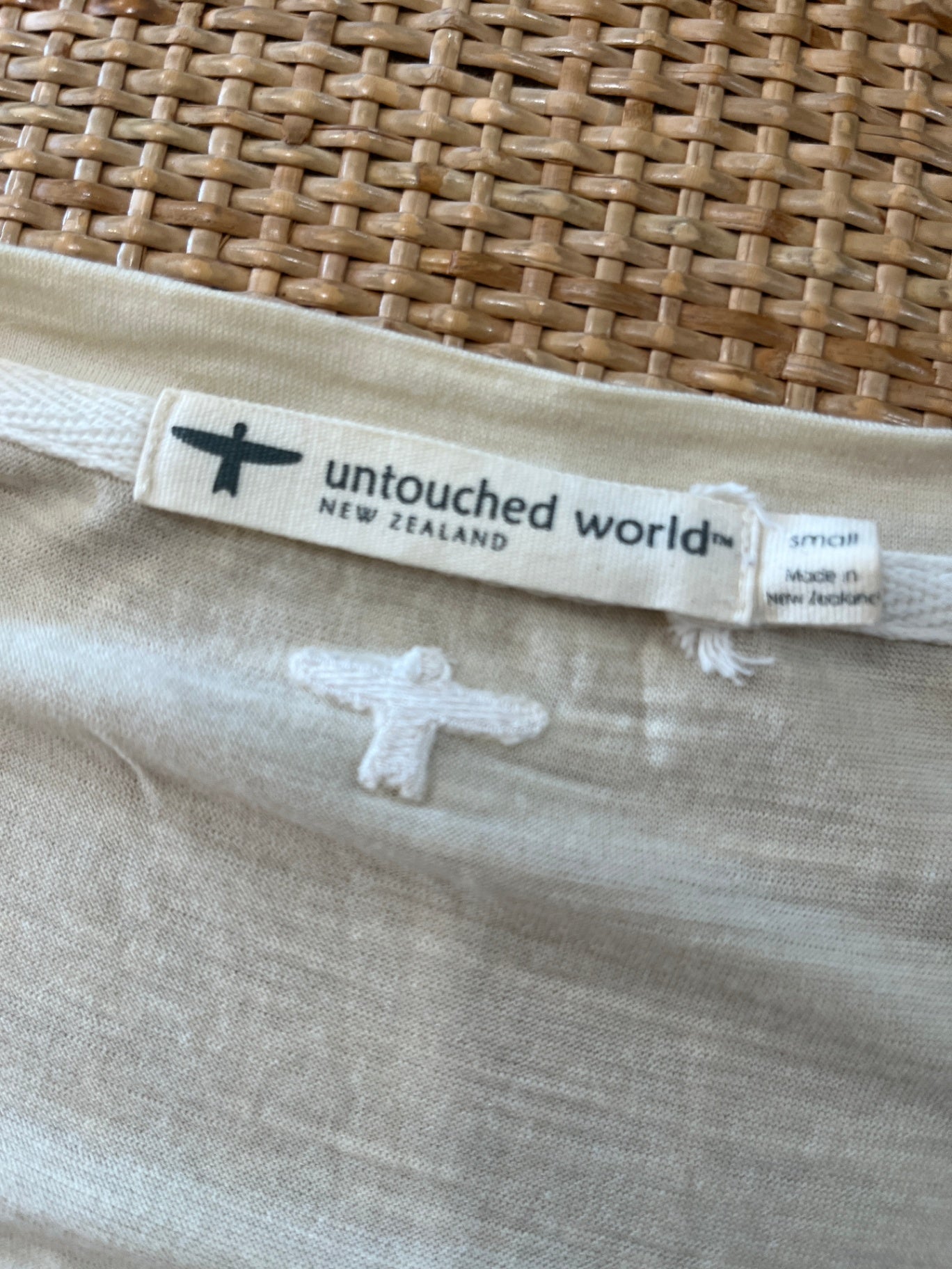 untouched world Top Small Cream