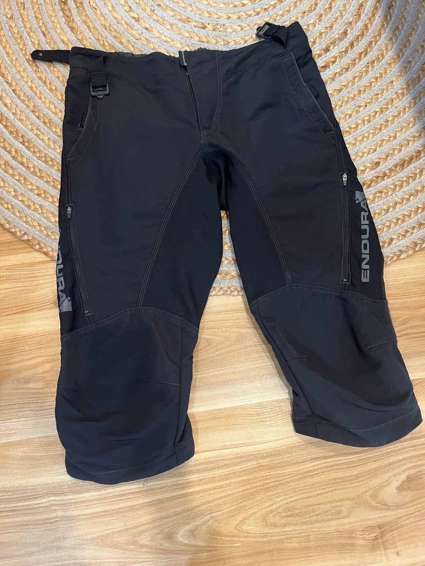 ENDURA Mountain Bike Shorts Black Size L