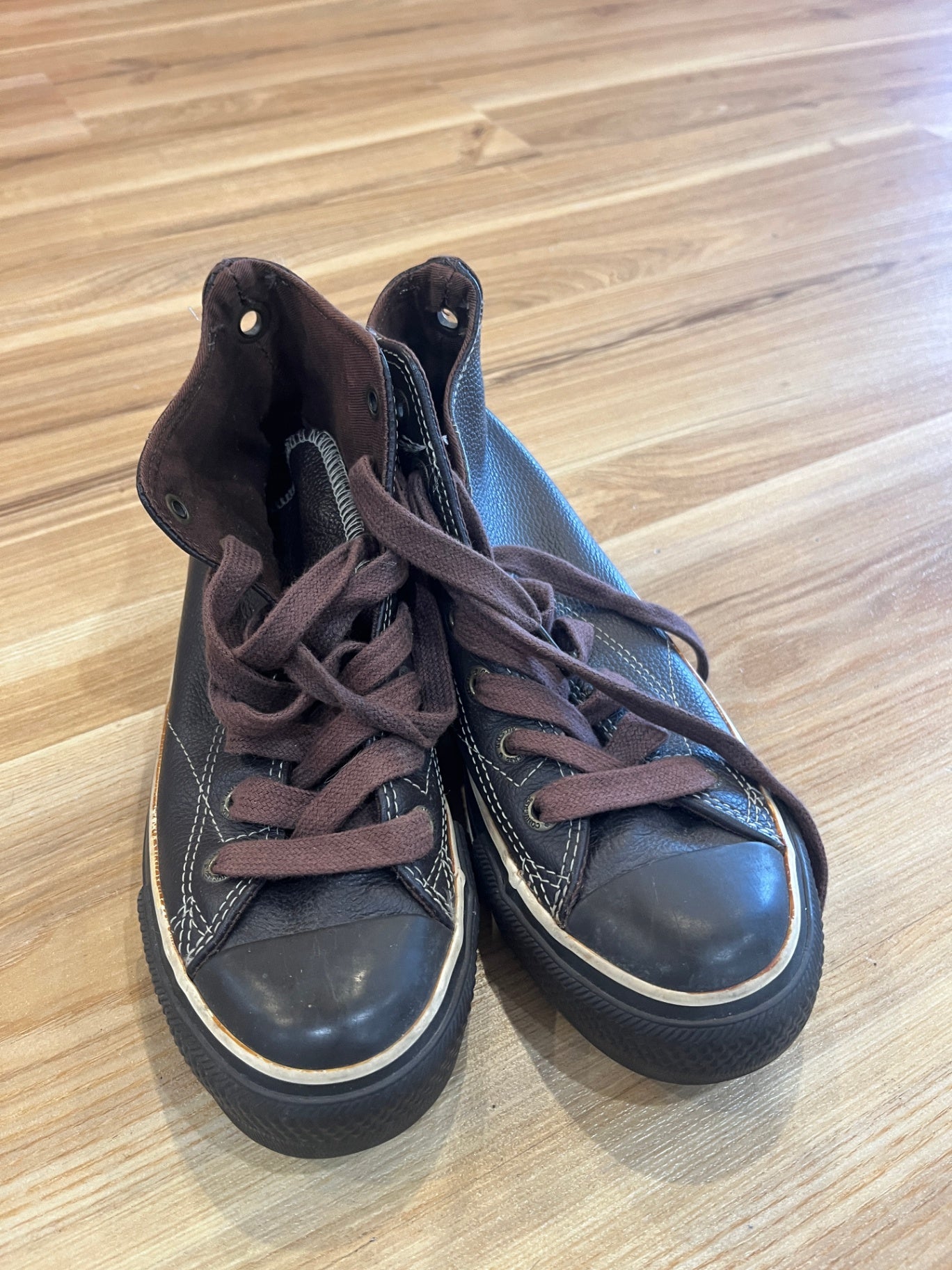 Converse Brown Leather High-Top Sneakers – Size 37.5 | Classic & Stylish