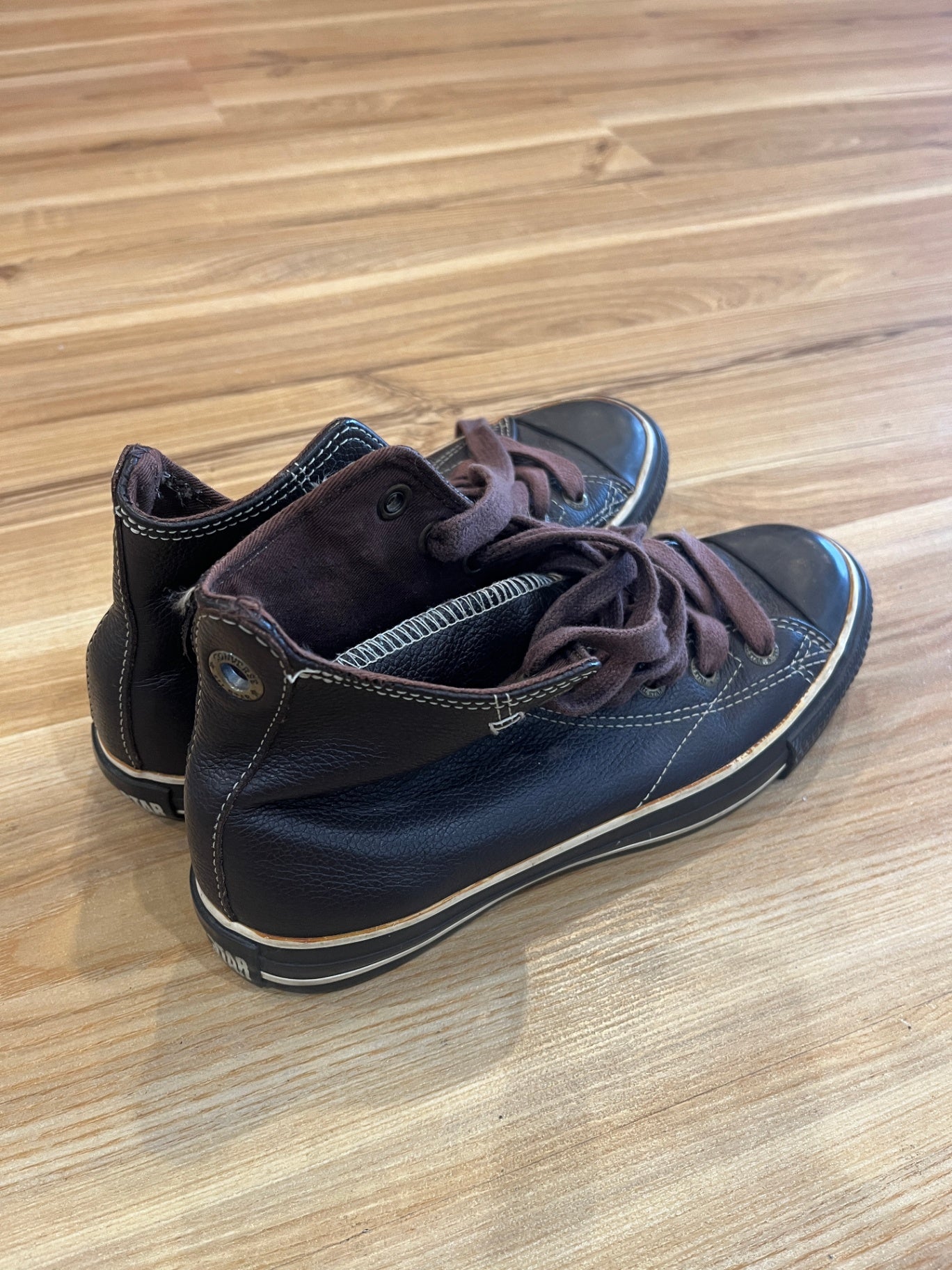Converse Brown Leather High-Top Sneakers – Size 37.5 | Classic & Stylish