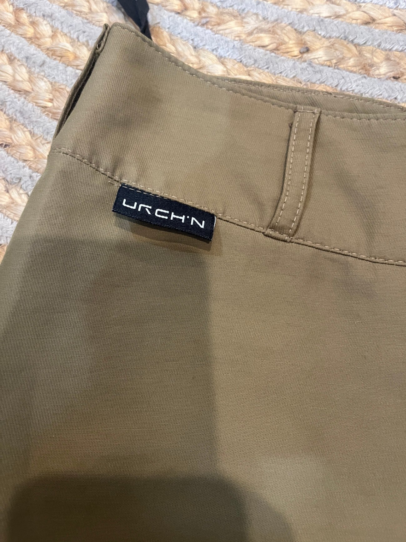 Urch'n Army Green Skirt – Size 8 | Casual Chic Essential