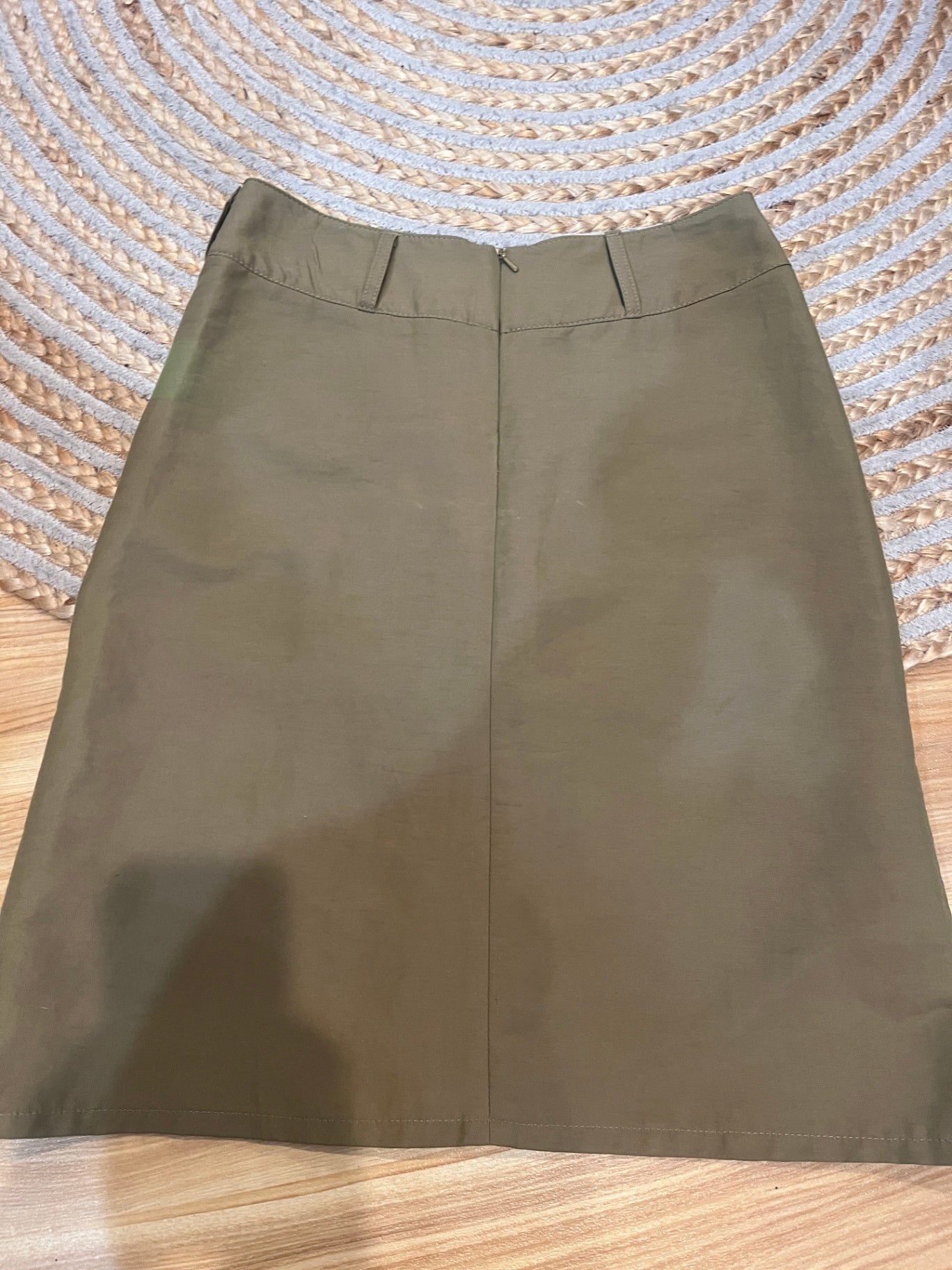 Urch'n Army Green Skirt – Size 8 | Casual Chic Essential
