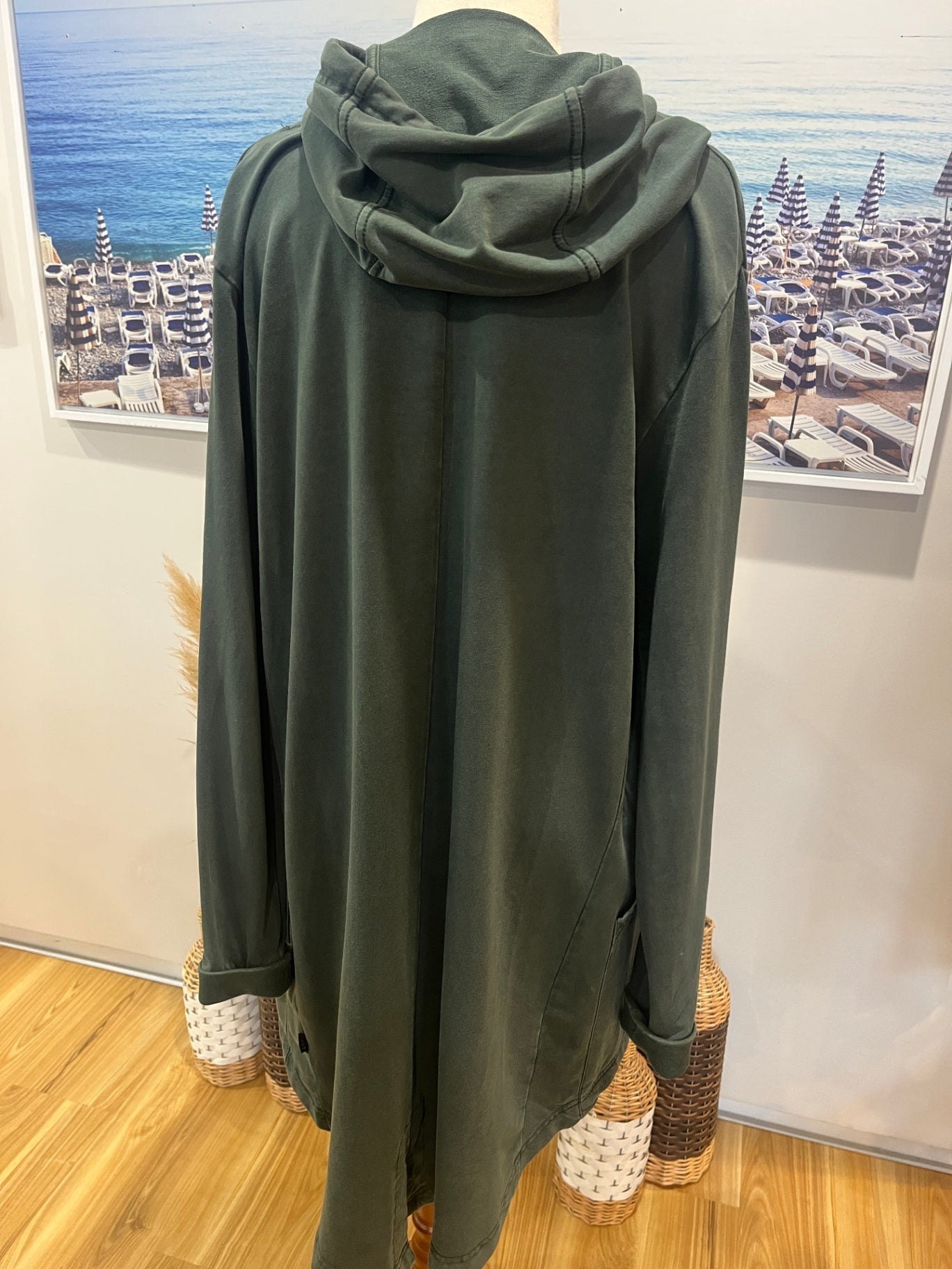 Silent Theory Forest Green Hooded Sweatshirt – Size 8 | Cozy Casual