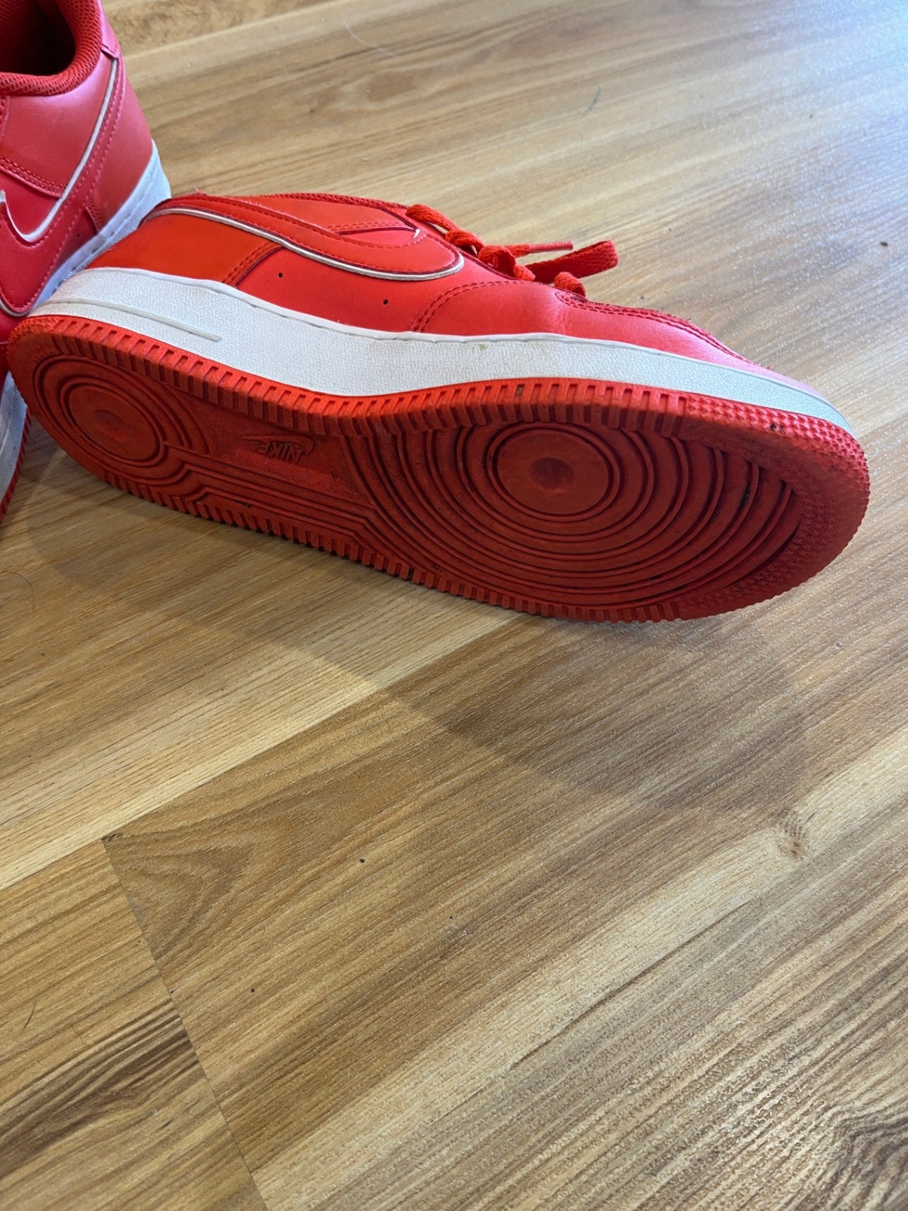 Nike Red/Orange Sneakers | Youth Size 7 / EU 40