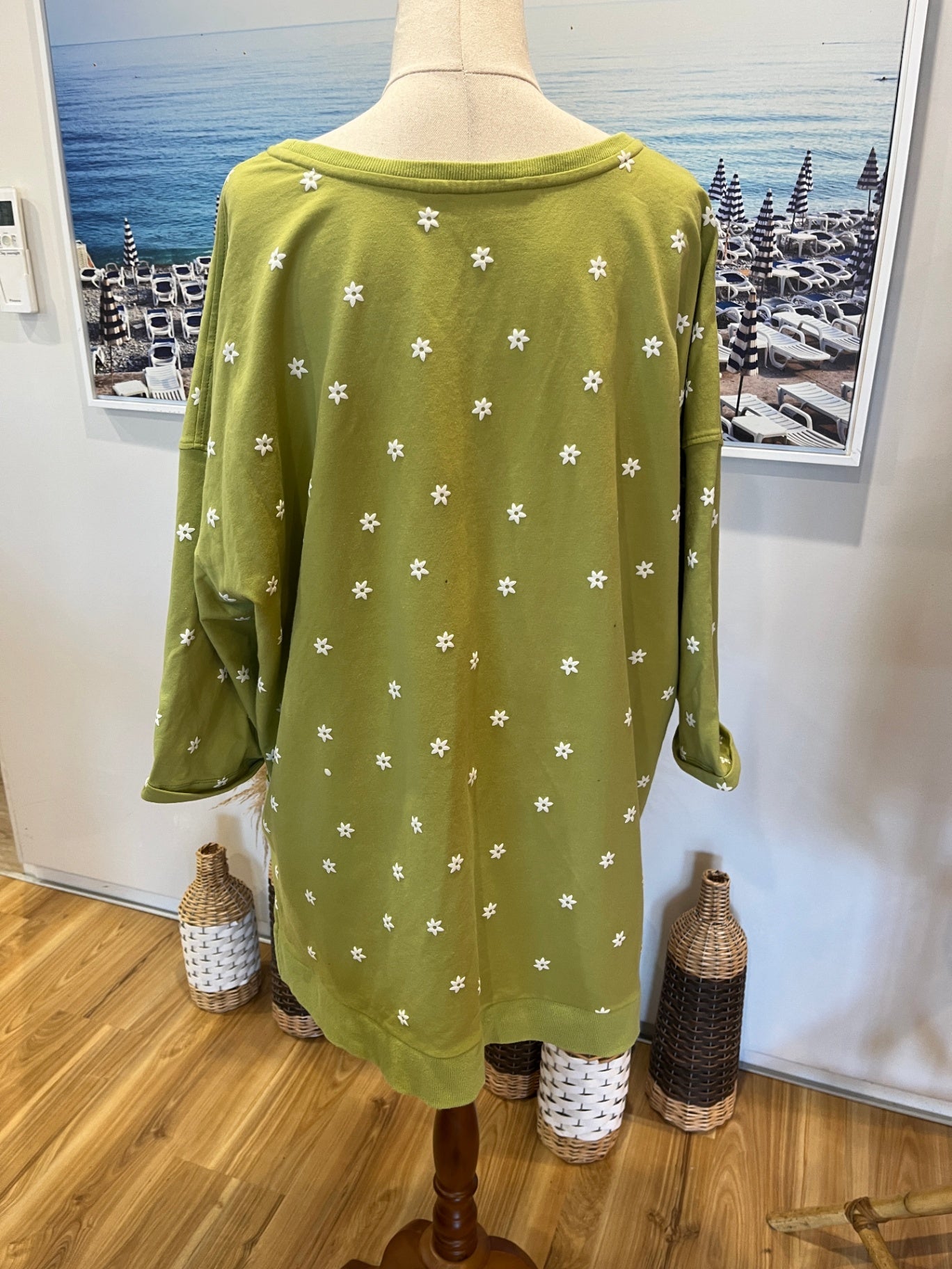 Green & White Daisy Print Virtuelle 3/4 Sleeve Sweatshirt | Size 16–18