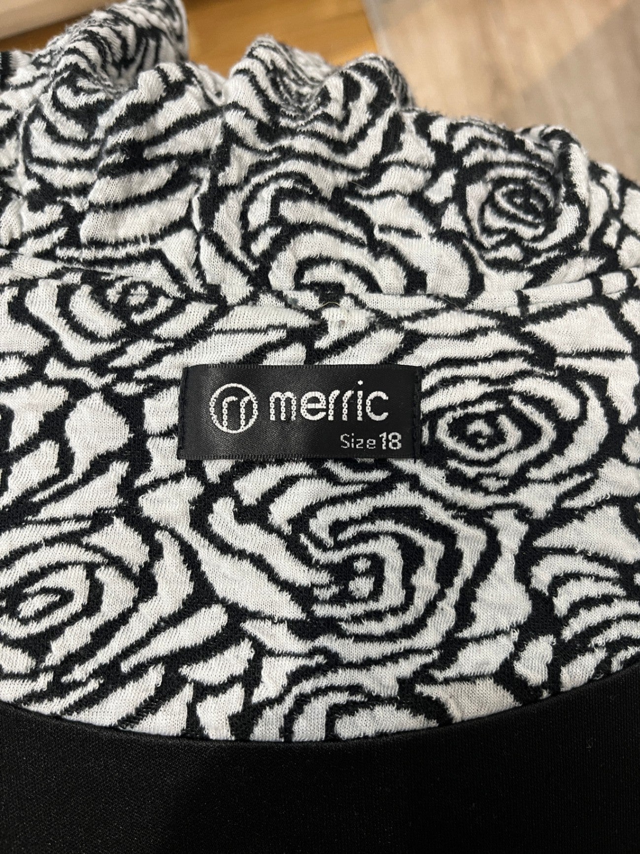 Merric Black Floral Jacket | Rose Print | Women's Size 18