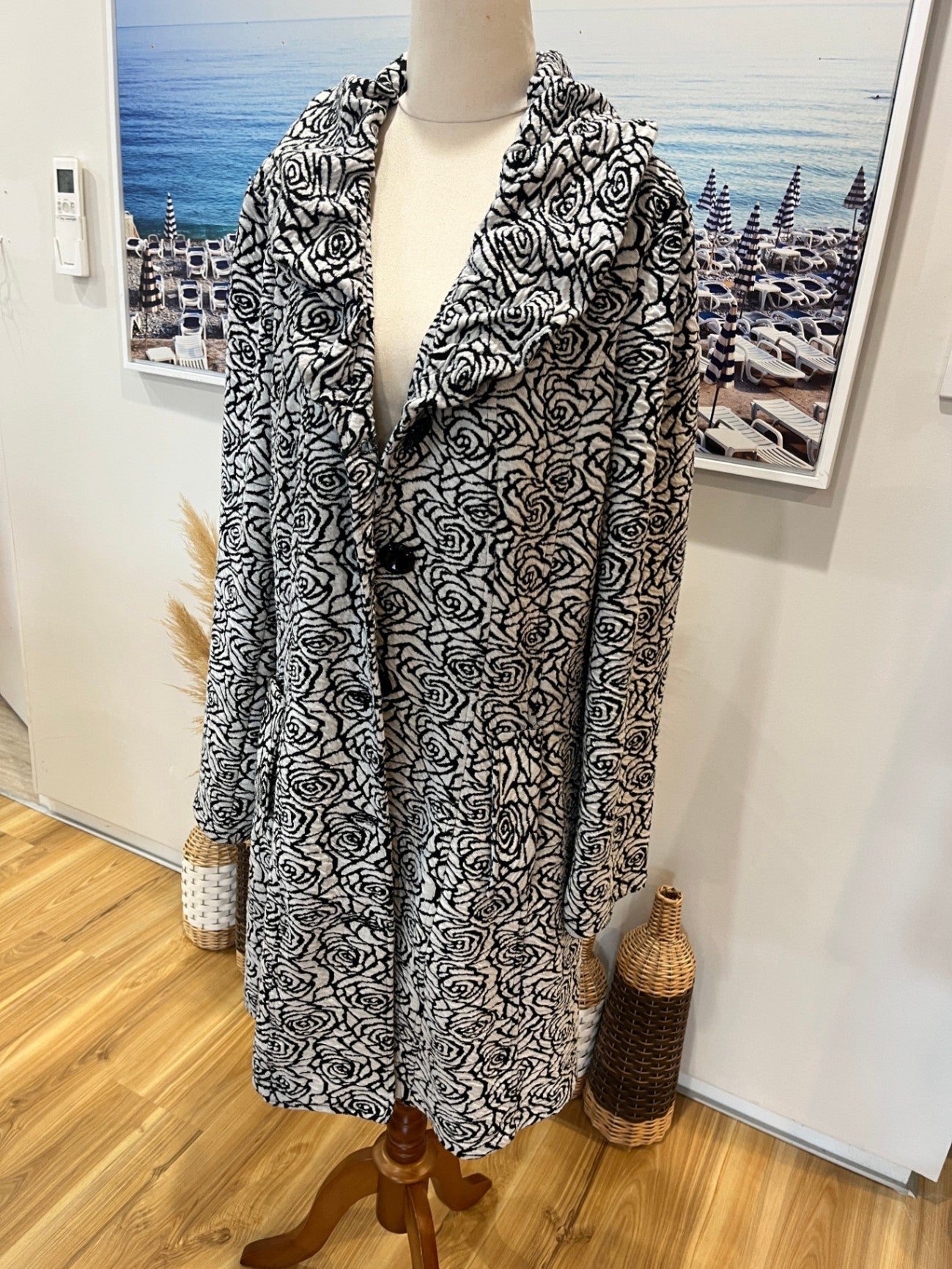 Merric Black Floral Jacket | Rose Print | Women's Size 18