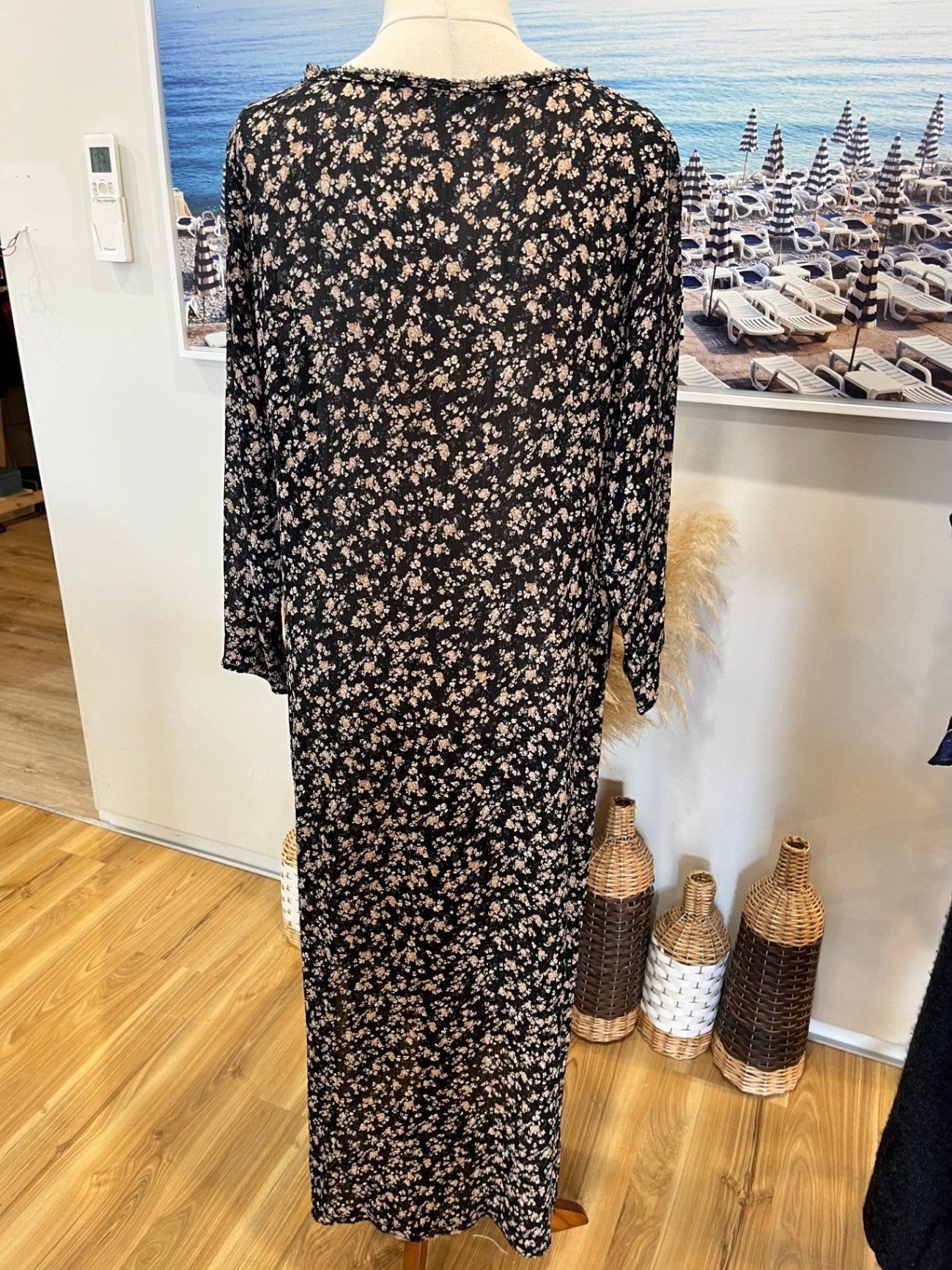 MAX Black Floral Shift Dress | Size 12 | Raw Edge Neckline | Side Splits