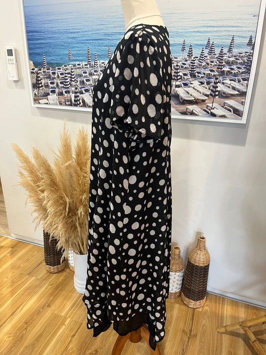Mesmerise Black & White Polka Dot Pattern Dress Size 22