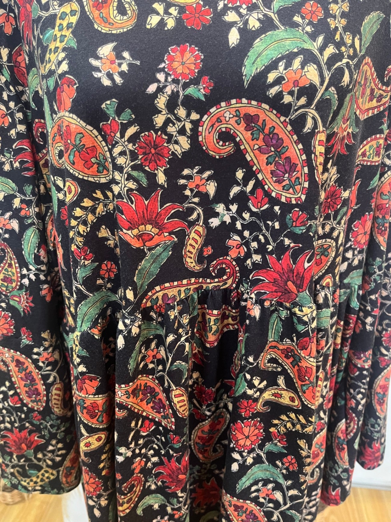 Black Paisley Knee-Length Dress Size XL – Long Sleeve