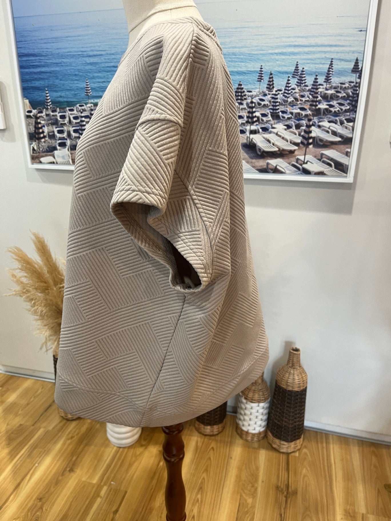 Seen and Be Seen Beige Top Size L – Cross Hatch Detail