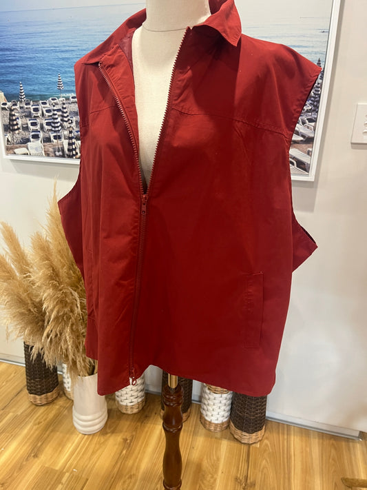 BQ Rusty Red Lightweight Vest Size 2XL – Fully Lined Double Zip