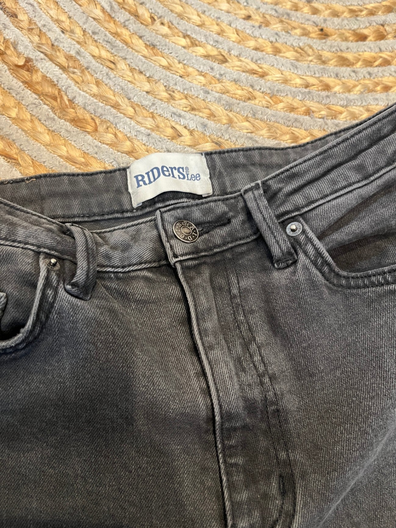 Lee Riders Grey High Rise Tapered Jeans – Size 10