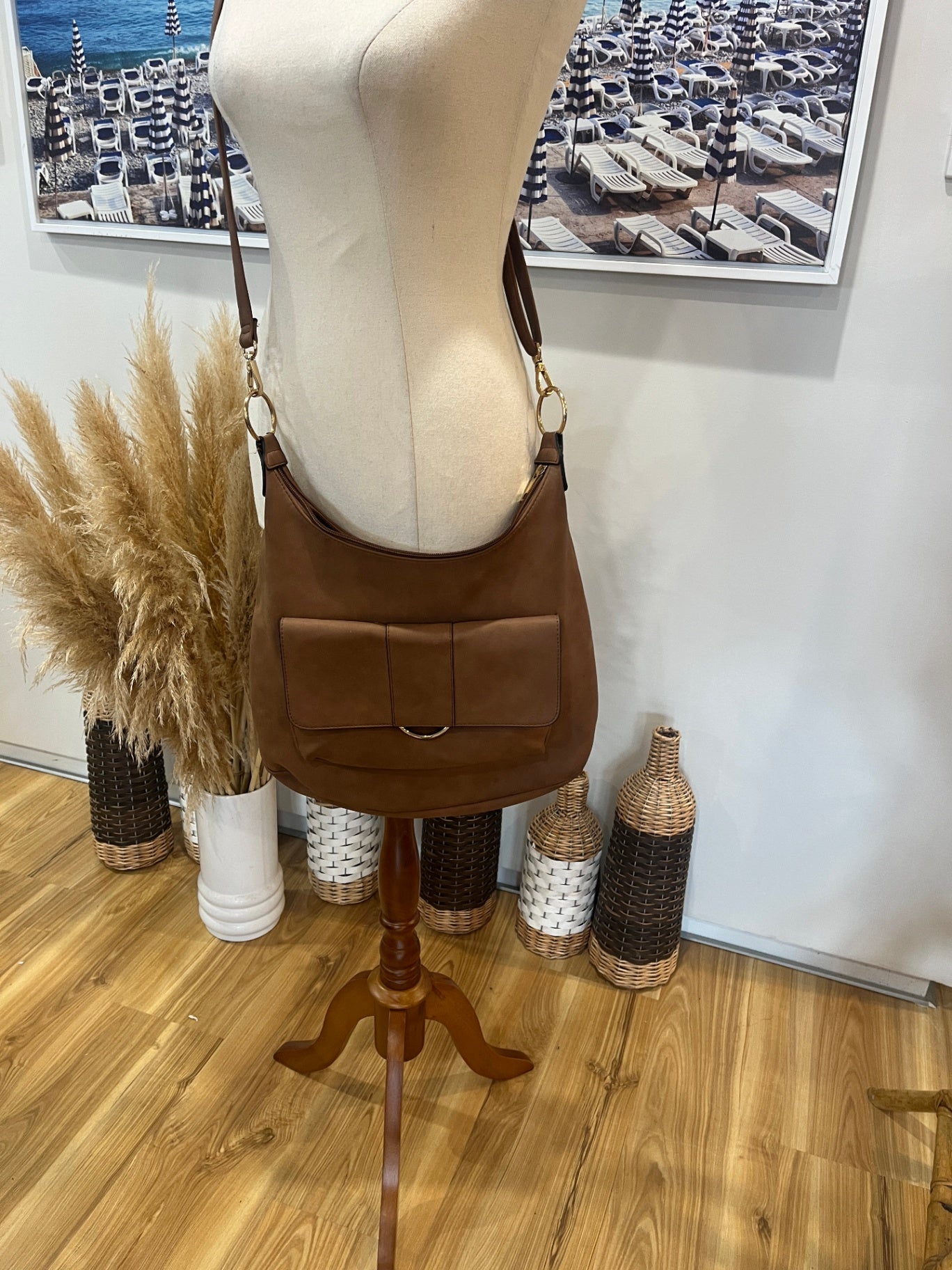Light Brown Faux Leather Tote/Shoulder Bag – Gold Hardware & Zip Up