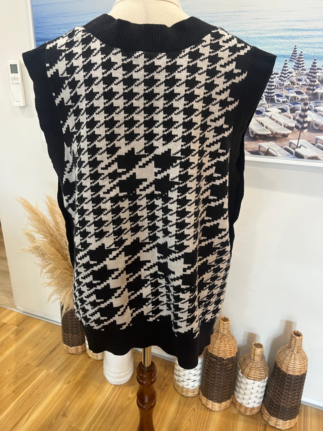 Taking Shape Houndstooth Black & Grey V-Neck Vest | Size 14