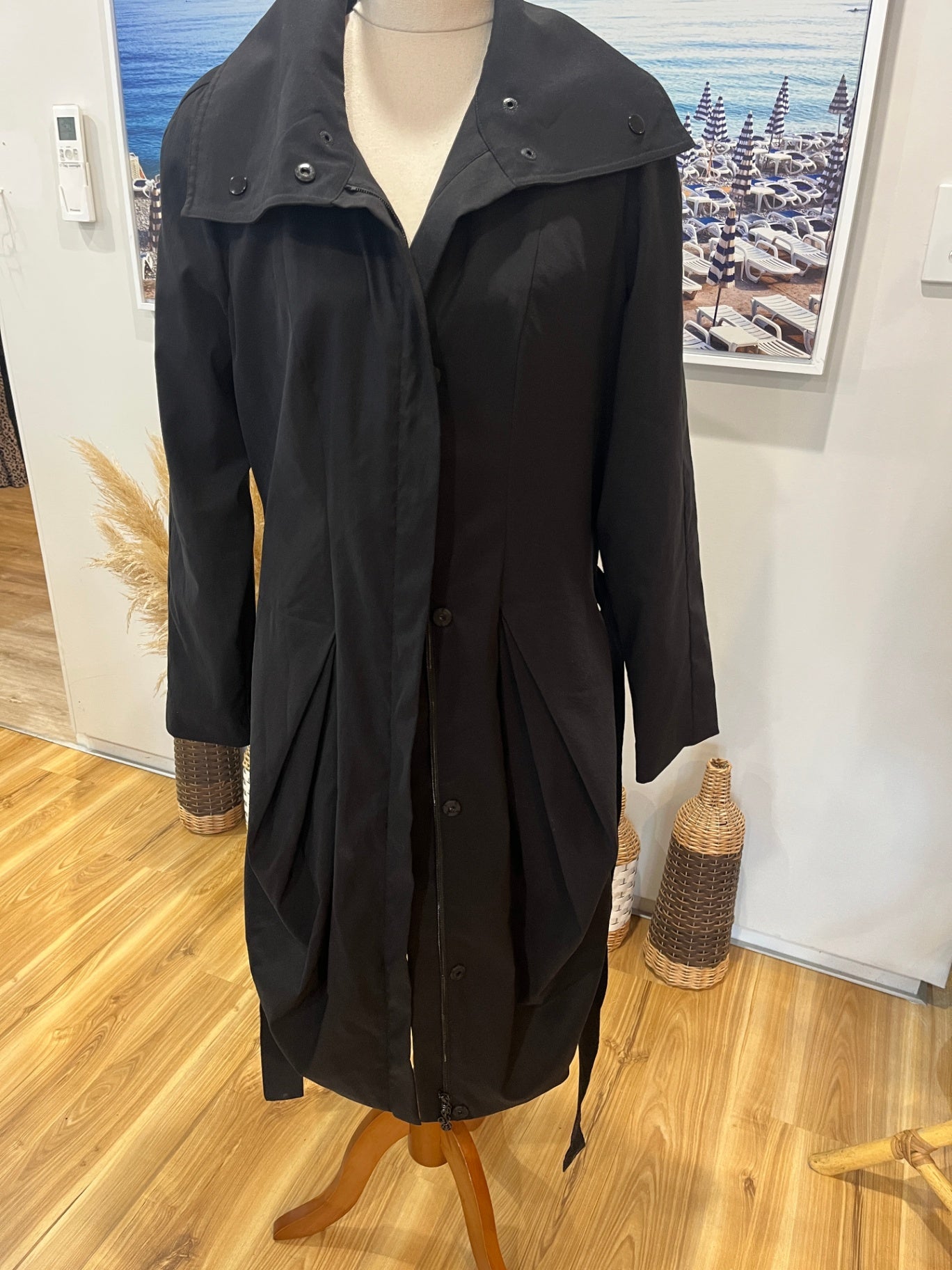 Samuel Dong Black Tulip-Shape Longline Jacket/Coat | Size Medium