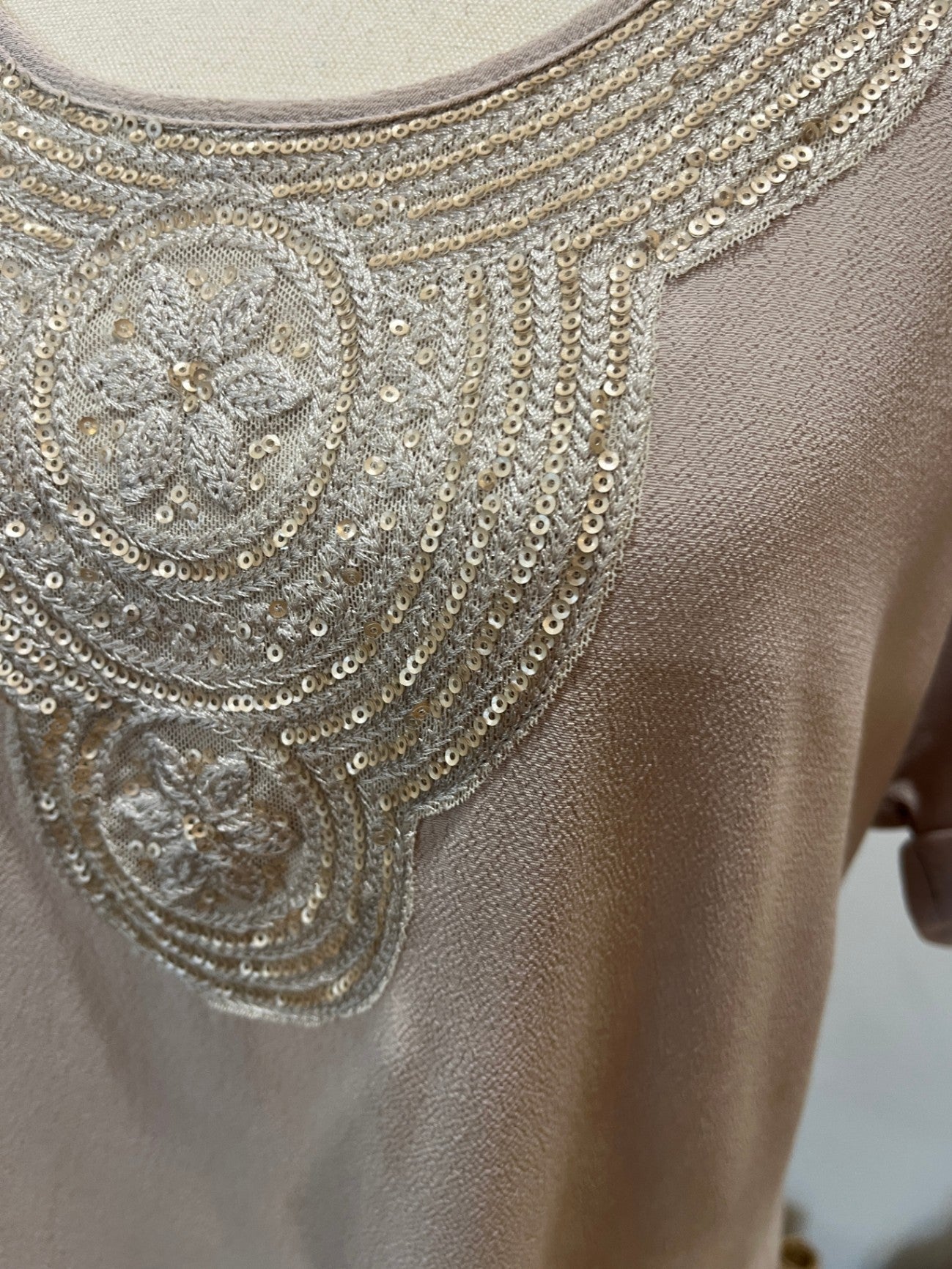 Lobbie’s Story Blush Pink Sequin & Embroidered Short Sleeve Blouse | Size 10
