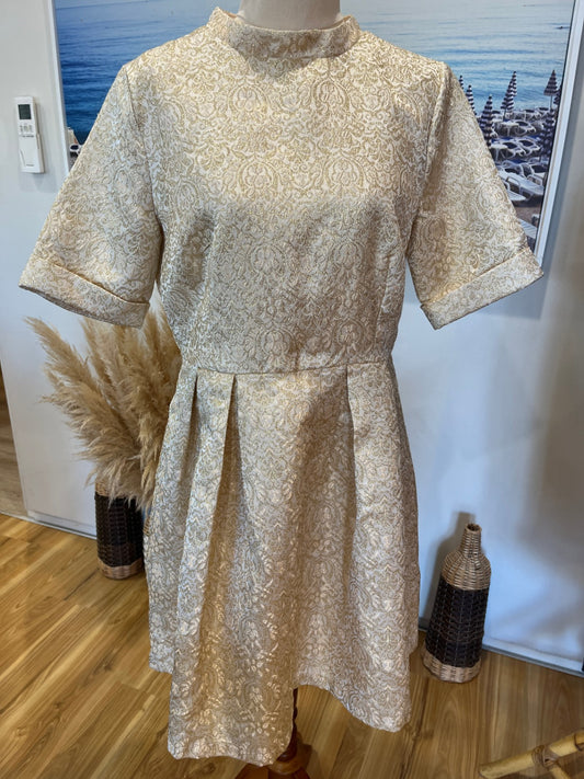 Vintage Rose Retro Gold Dress | Knee-Length | Short Sleeve | Size 14 | Old-School Charm