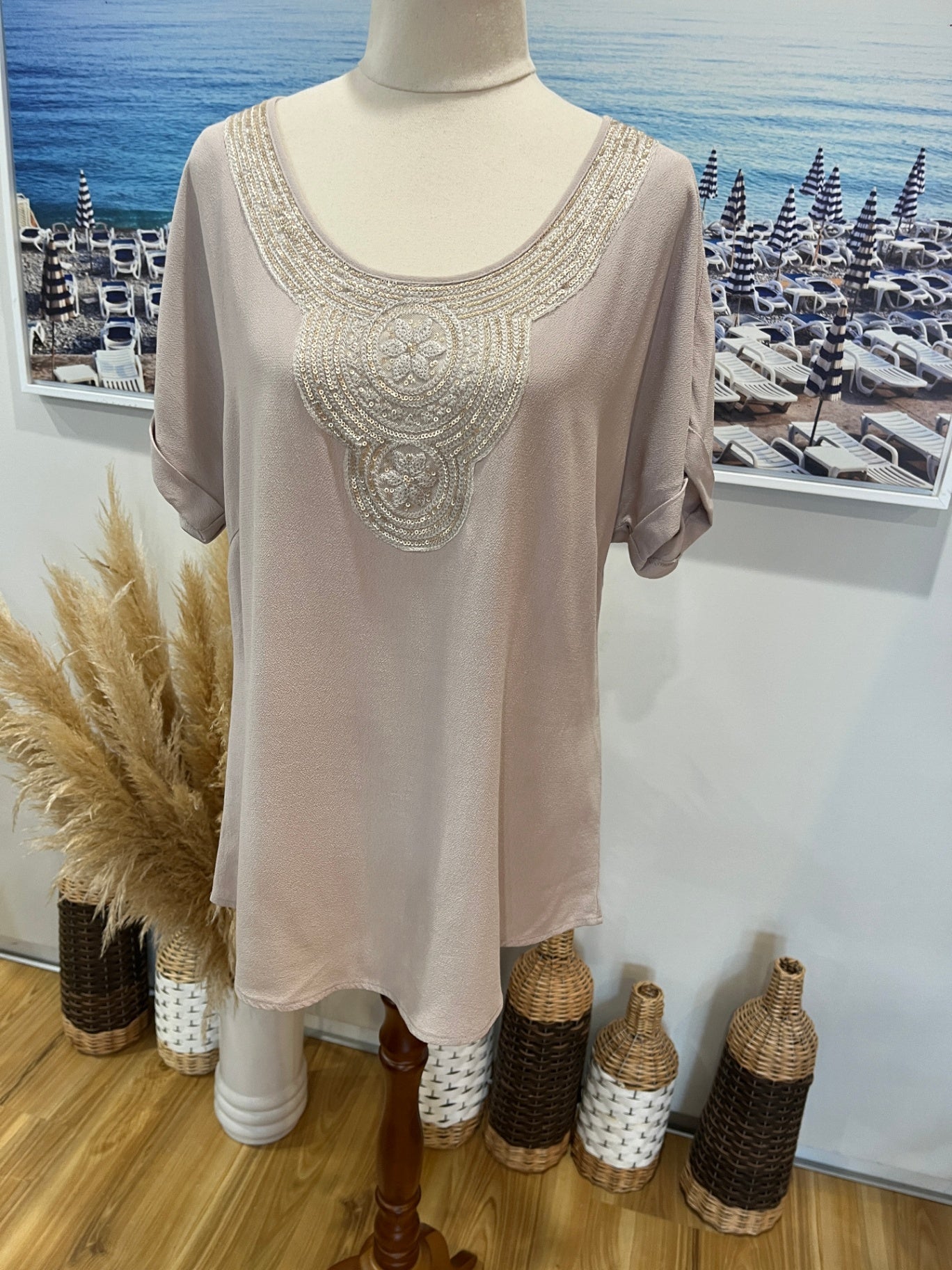 Lobbie’s Story Blush Pink Sequin & Embroidered Short Sleeve Blouse | Size 10