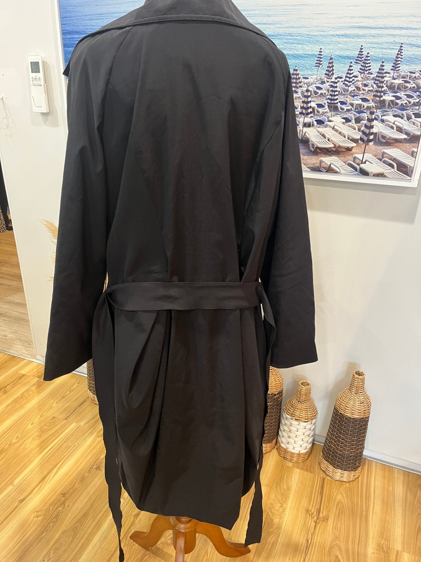 Samuel Dong Black Tulip-Shape Longline Jacket/Coat | Size Medium