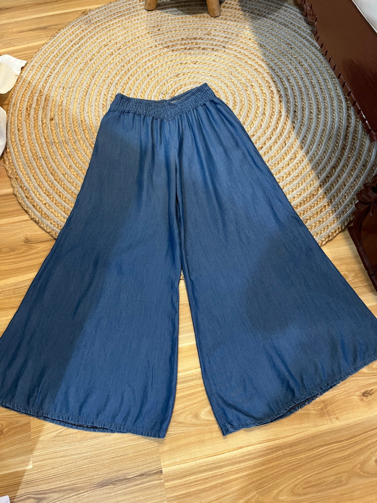 Italian-Made Blue Chambray Wide-Leg Pants — M/L | Relaxed & Effortless Style