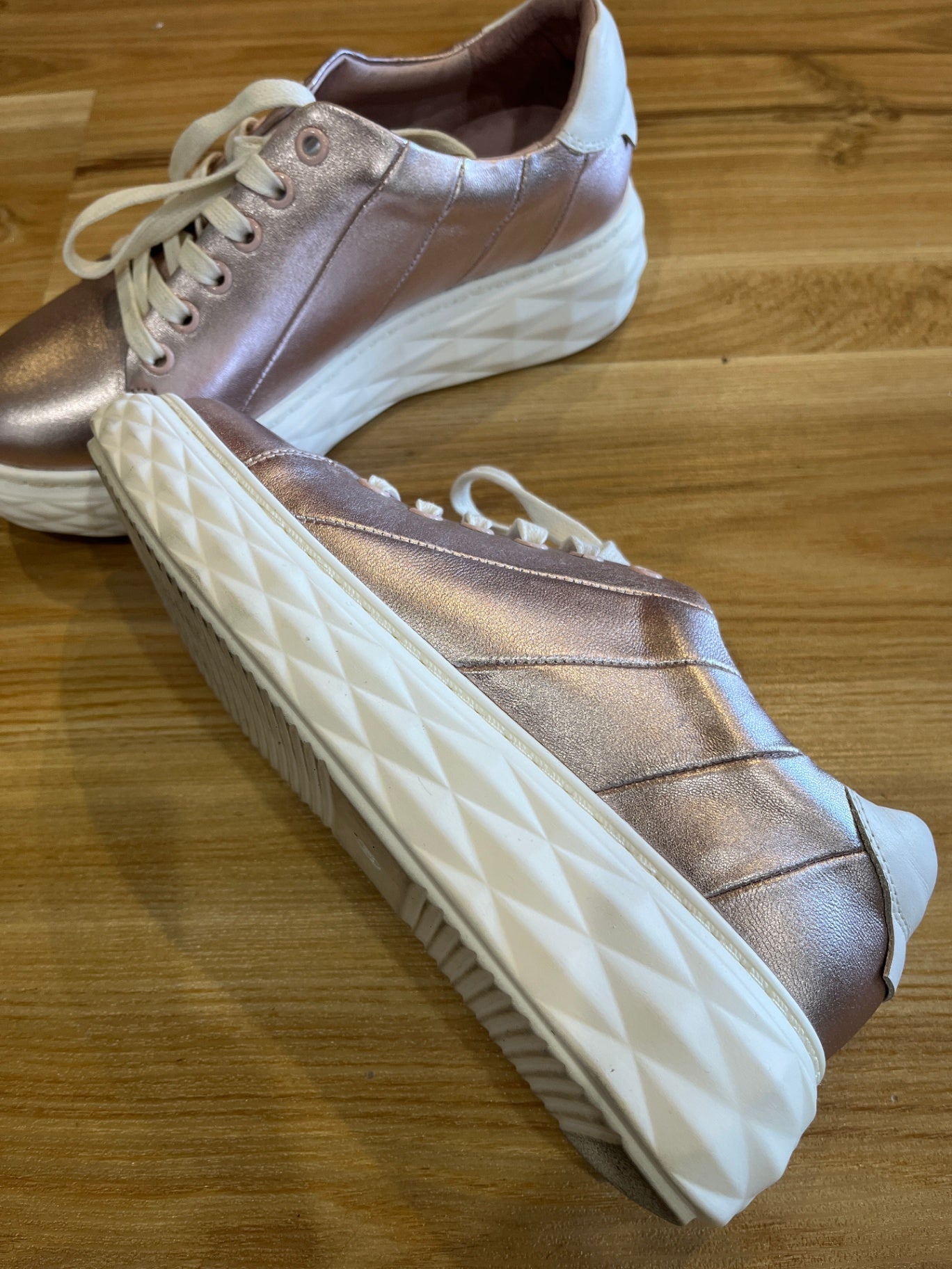 Gelato Jesper Casual Lace-Up Shoes — Metallic Lilac & Pink | EU 38