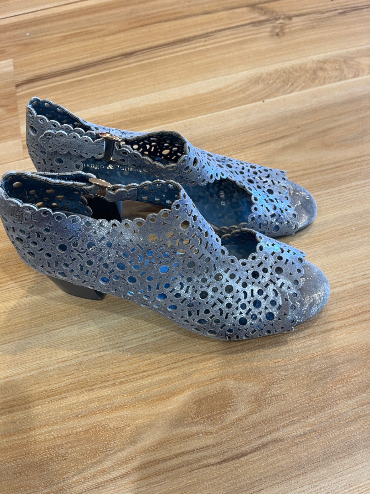 Django & Juliette Leather Cutout Sandals – Metallic Blue, Size 38