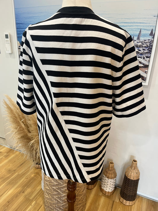 COS Black & White Striped T-Shirt – Medium