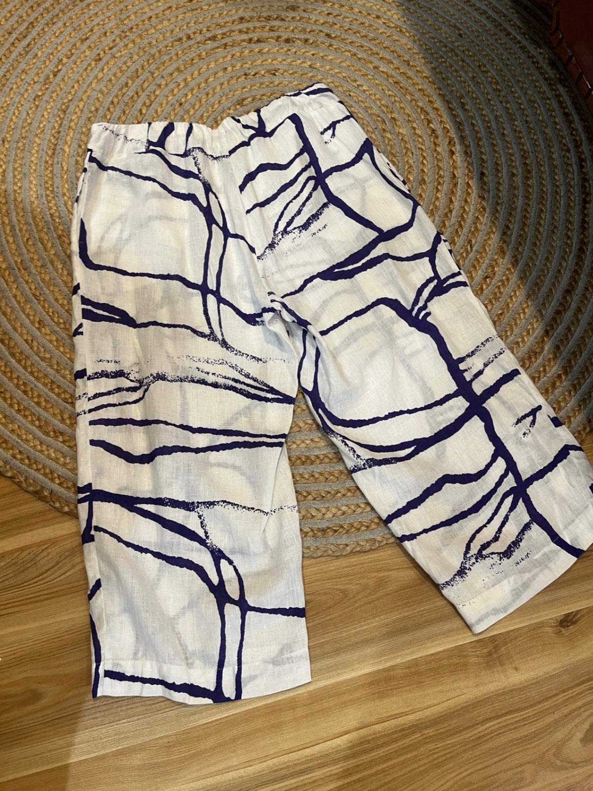 Taking Shape White & Purple Swirl Wide-Leg Pants – Size 14