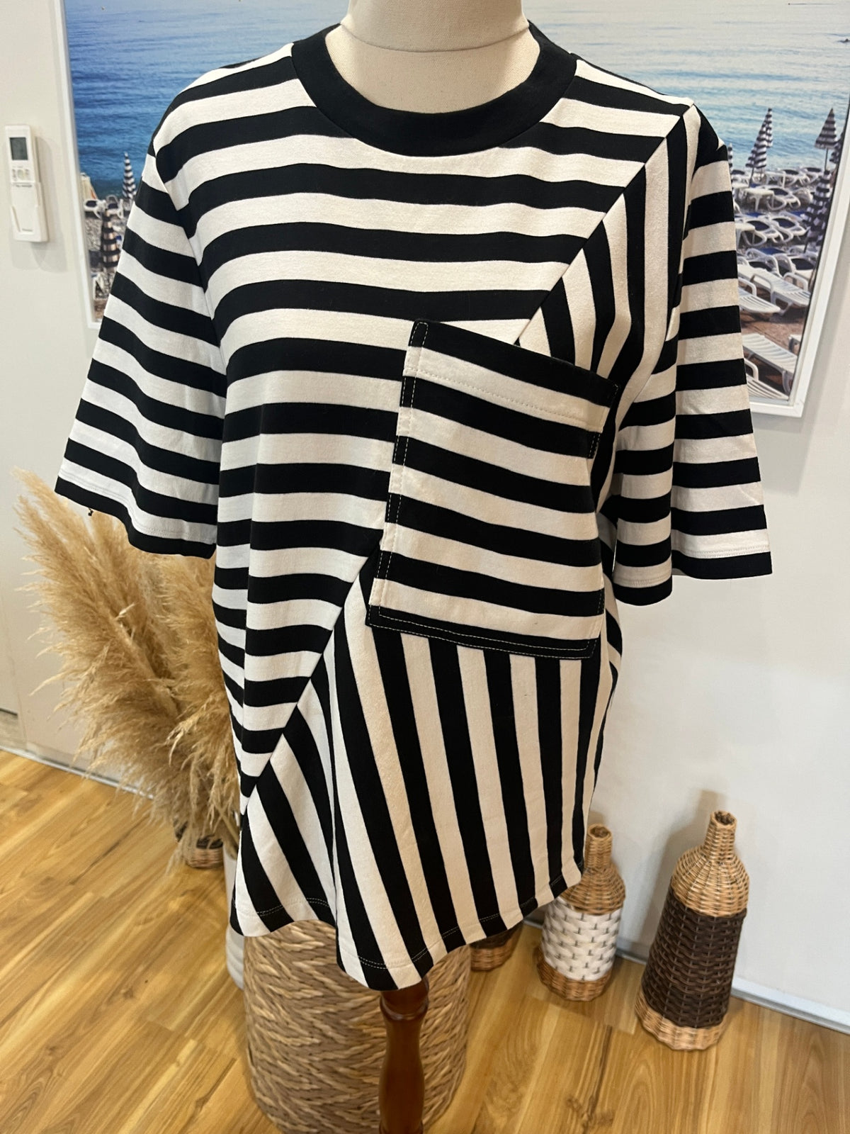 COS Black & White Striped T-Shirt – Medium