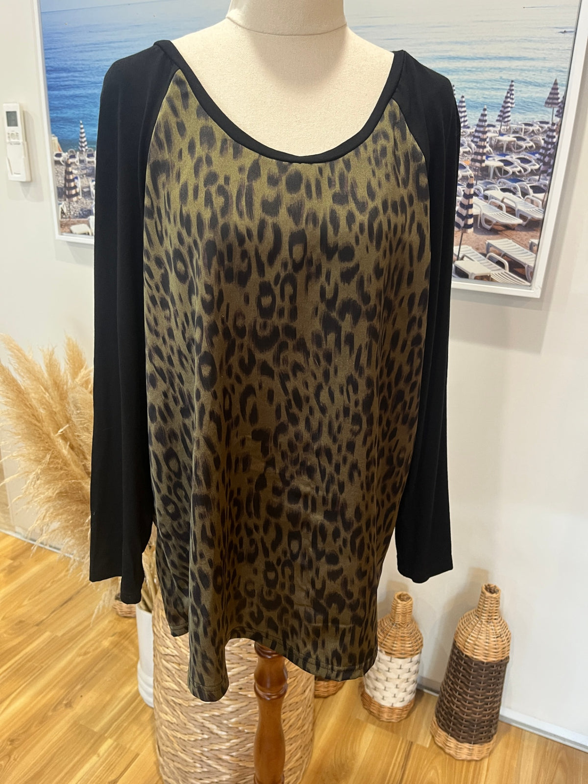 Orlando Fashion Olive & Black Top – Made in NZ, Size 12