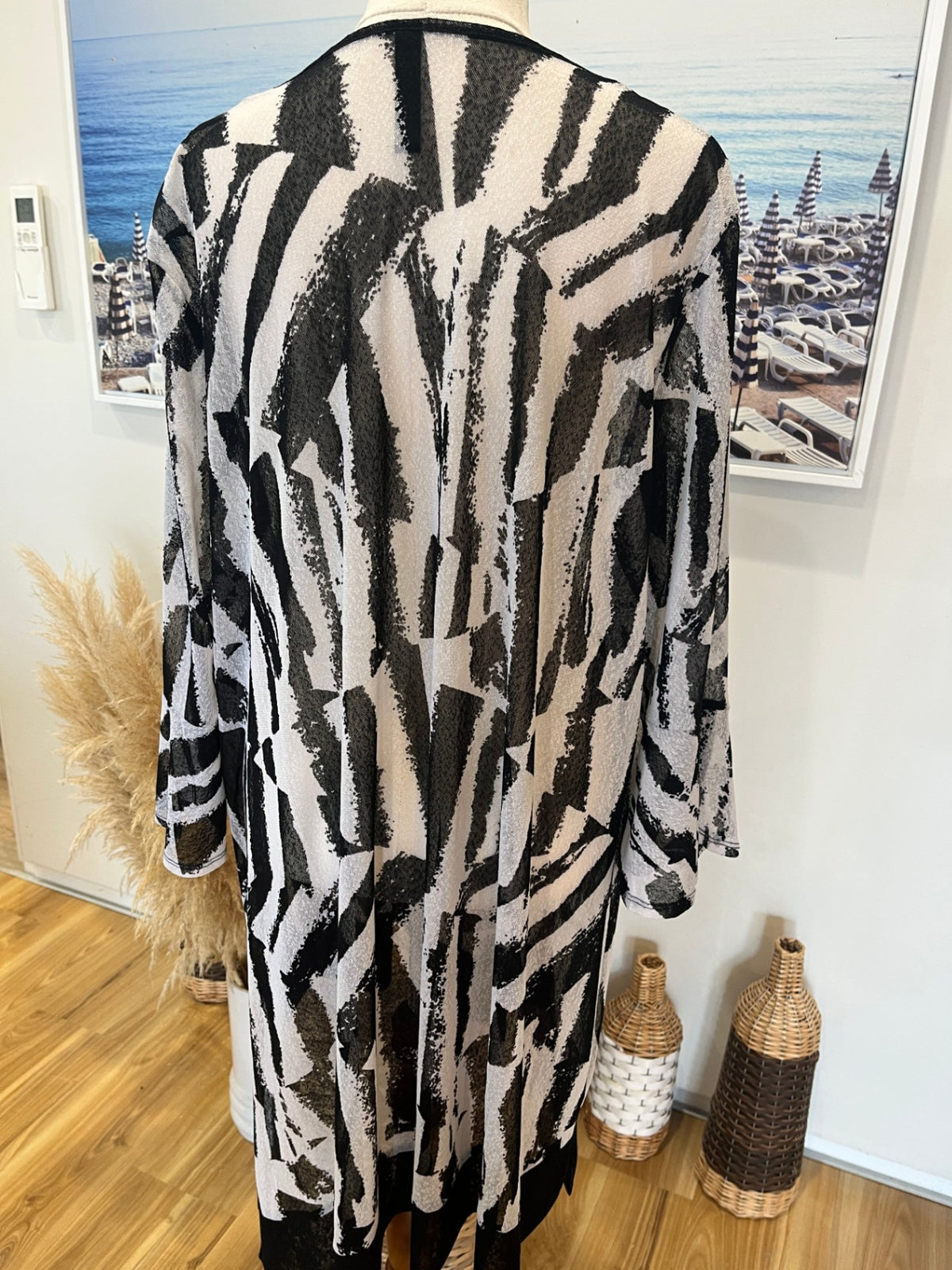 Taking Shape Black & White Tunic Top – 3/4 Sleeves, Large