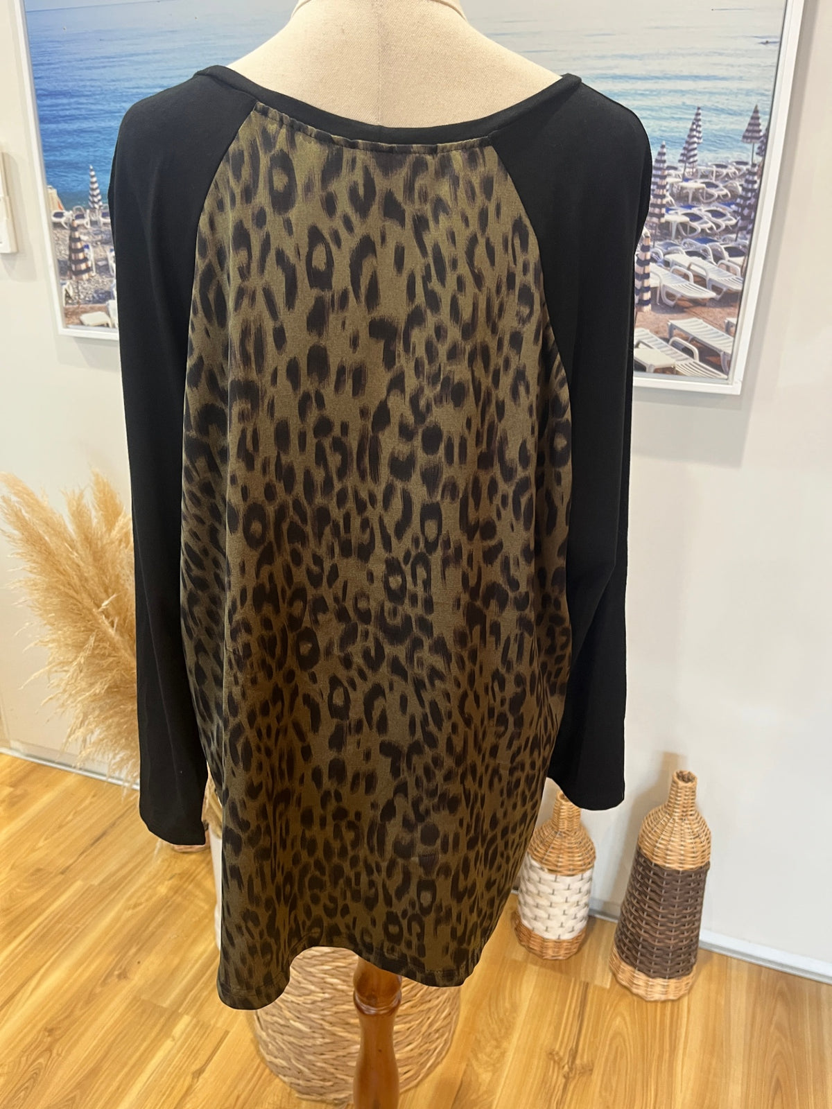 Orlando Fashion Olive & Black Top – Made in NZ, Size 12