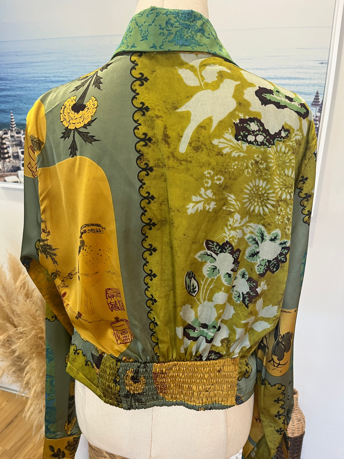 Mirrou Green Fauna Print Collared Blouse – Size 14