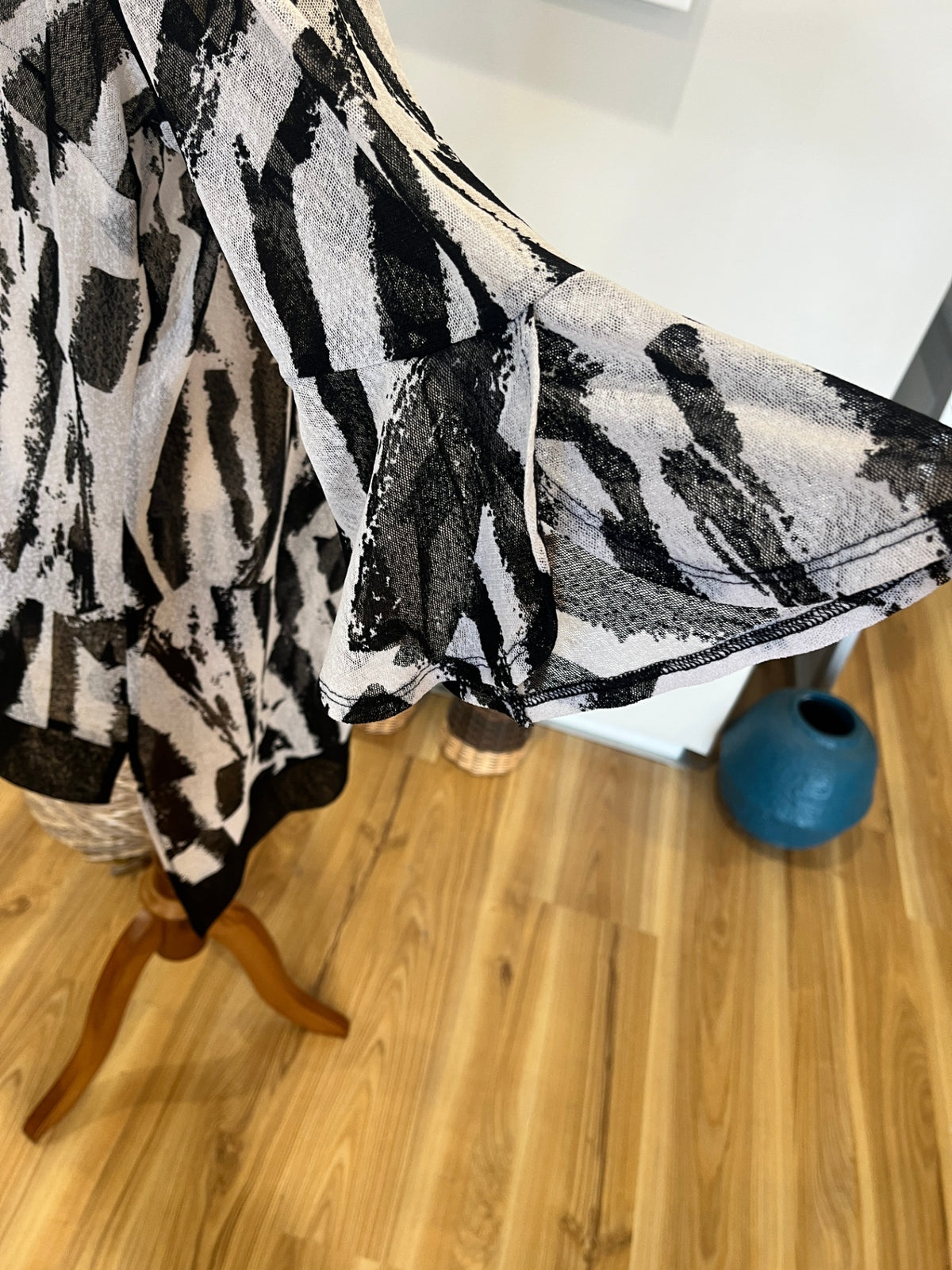 Taking Shape Black & White Tunic Top – 3/4 Sleeves, Large